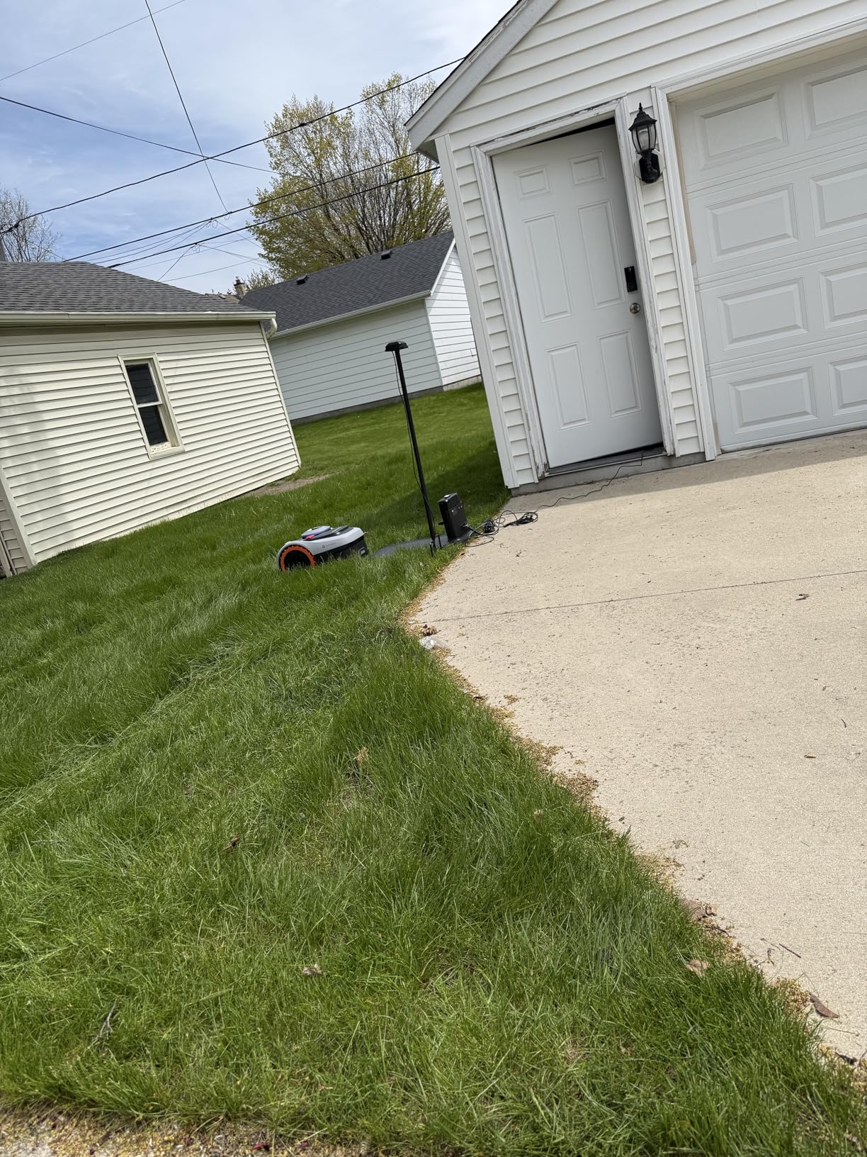 Segway Navimow i206 AWD Robot Lawn Mower (New i105N), Wire-Free Robotic Mower, All-Wheel Drive for 45% Slopes, Auto Mapping, NRTK + Vision, 2-3.6 in Cutting Height, Covers 0.15 Acre customer photo 1