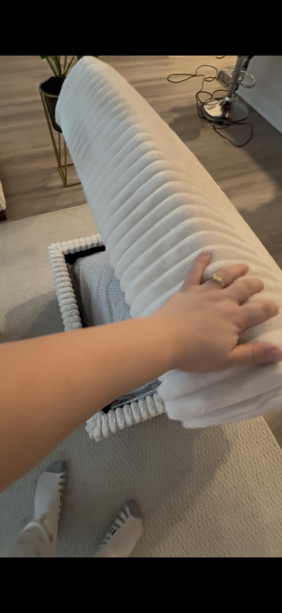 VANOMi Large L Shape Sectional Modular Sofa, Cloud Sectional Couch, FSC Certified Comfortable Chenille Beige Modular Couch customer photo 1