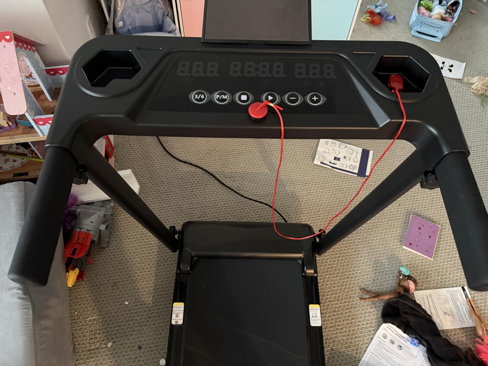 UMAY Fitness Treadmill with 20-Level 20% Auto Incline, Auto Folding, 400 LBS Capacity, 4.0HP Quiet Brushless, Max 8.0 MPH customer photo 1