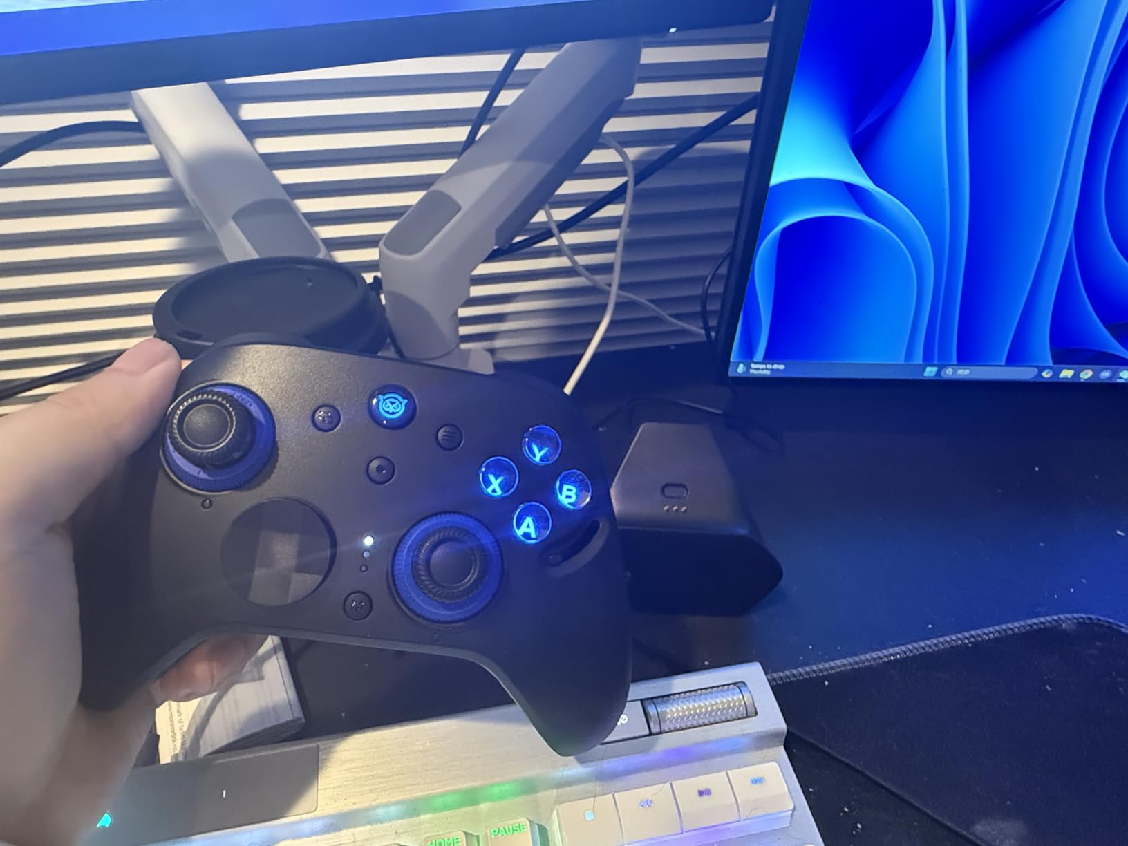 NYXI Imperial PC Gaming Controller with Adjustable Tension TMR Joysticks (Zero Drift), Interchangeable ABXY Buttons for PC/Switch Layouts, Dual-Mode Hall Triggers, 1200mAh Battery & Charging Dock - Compatible with PC, Switch, Android, TV customer photo 2