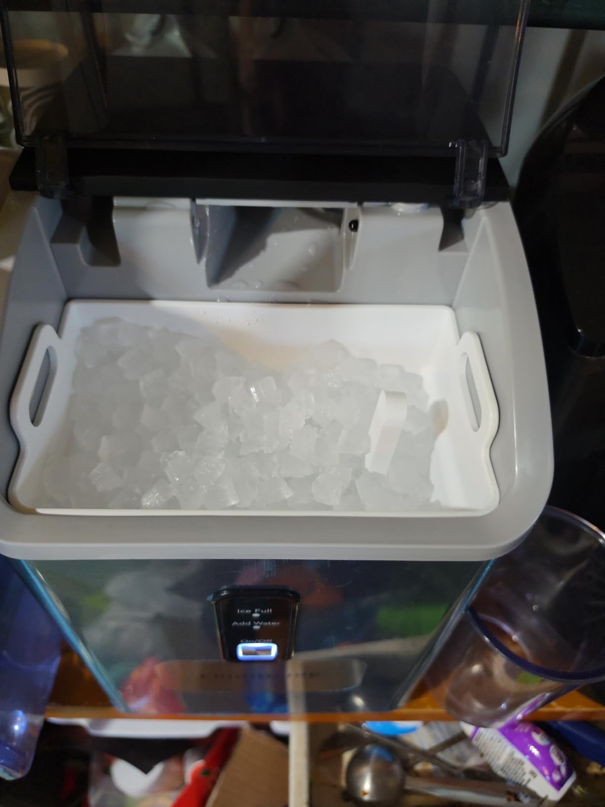 Frigidaire Countertop Crunchy Chewable Nugget Ice Maker, 33lbs per Day, Gunmetal customer photo 1