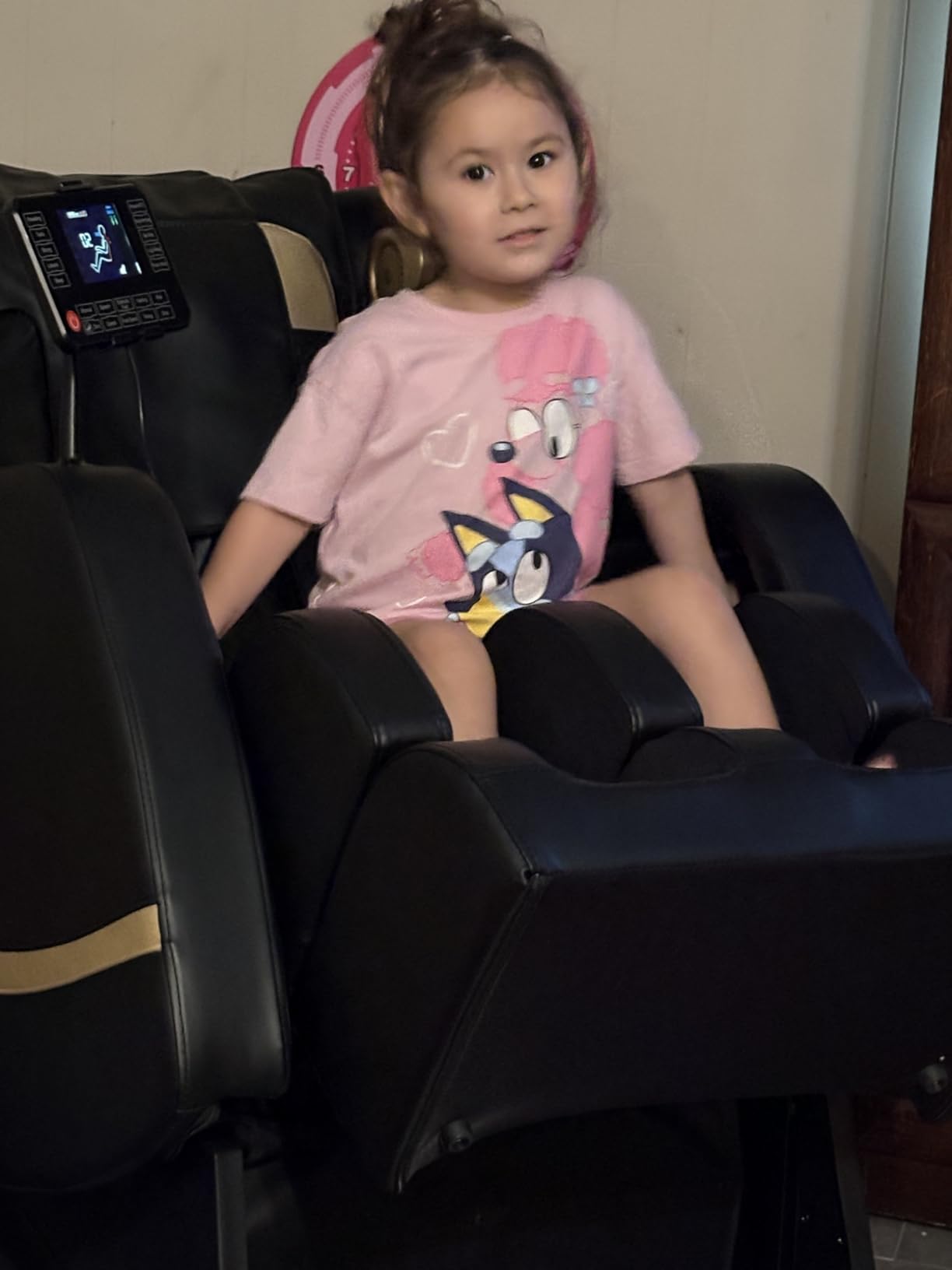 Megashock SL Track 2026 Massage Chair Full Body, Zero Gravity Massage Chair with Back Heat, 12 Fixed Rollers, Foot Massage, Airbag Massage and Bluetooth Speaker for Home and Office customer photo 1