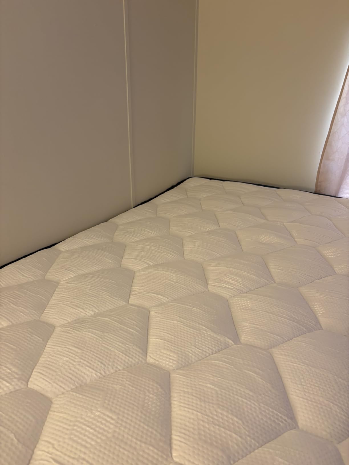 inight King Mattress, 14 Inch Medium Soft Hybrid, Nebulign Foam, Cloud Plush for Lightweight & Side Sleepers customer photo 1