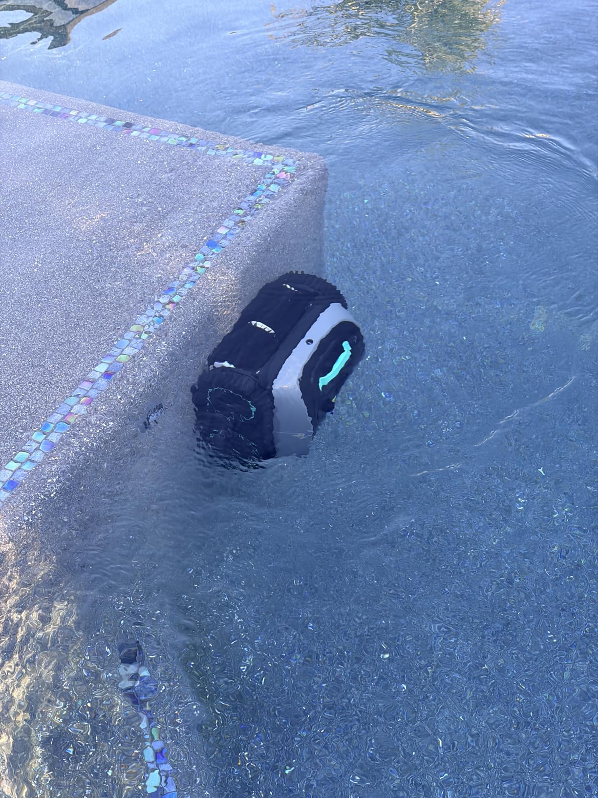 (2026 Upgrade) WYBOT C1 Cordless Robotic Pool Cleaner, 4-in-1 Pool Vacuum for Inground Pools & Above Ground Pool Up to 150 Mins Runtime, Power Suction with Smart Navigation & APP Control, Lake Green customer photo 2