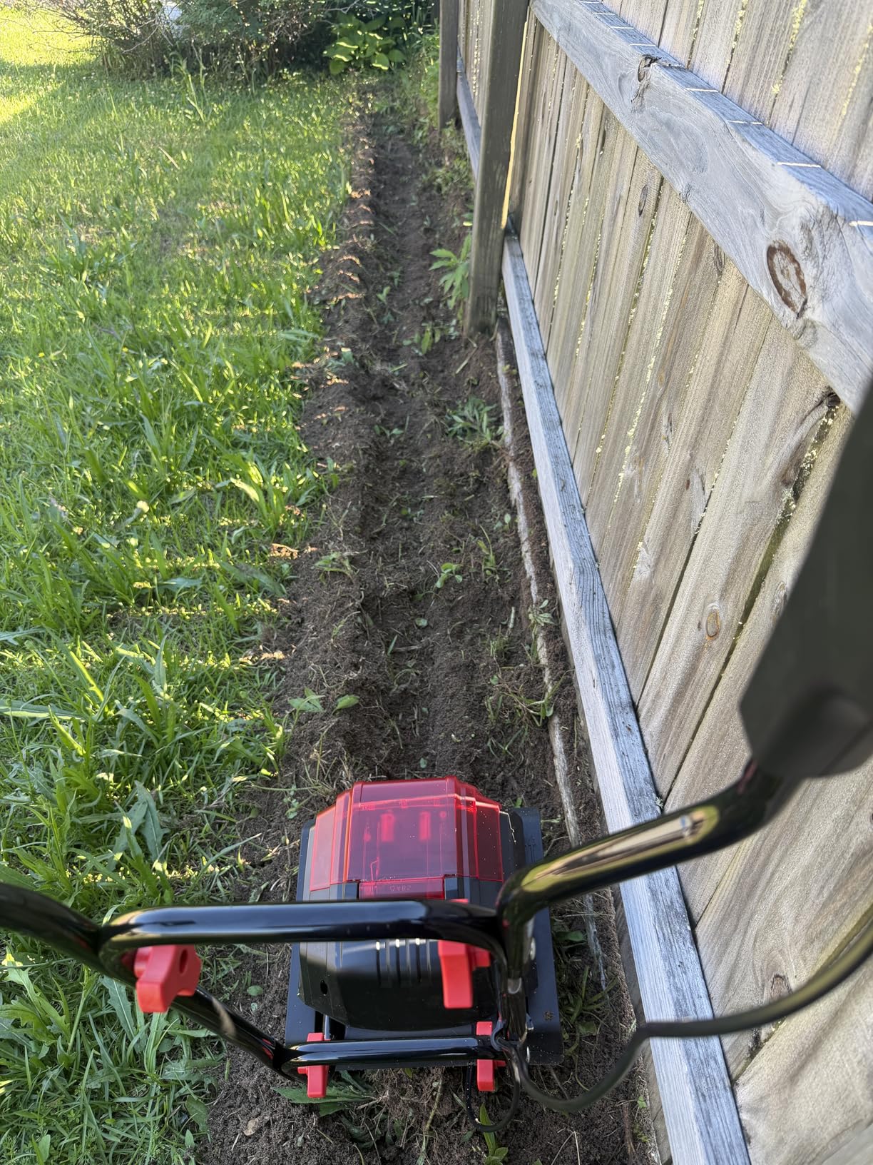 MZK 40V 12-inch Cordless Garden Tiller, 12In Width and 8.6In Depth Garden Rototiller, Battery Powered Garden Cultivator for Lawn/Gardening/Soil Cultivation (2 * 4.0Ah Battery&Charger Included) customer photo 2