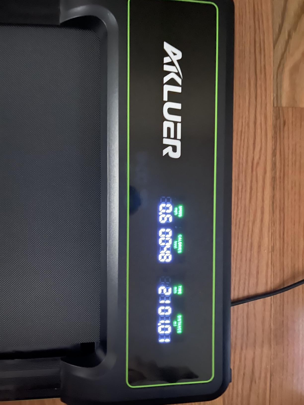 AKLUER Non-Electric Treadmill with Dual Flywheel - Fixed Incline, Soft Foam Grips, Non-Slip Belt, LCD Monitor, Compact Foldable for Home/Gym Use customer photo 1
