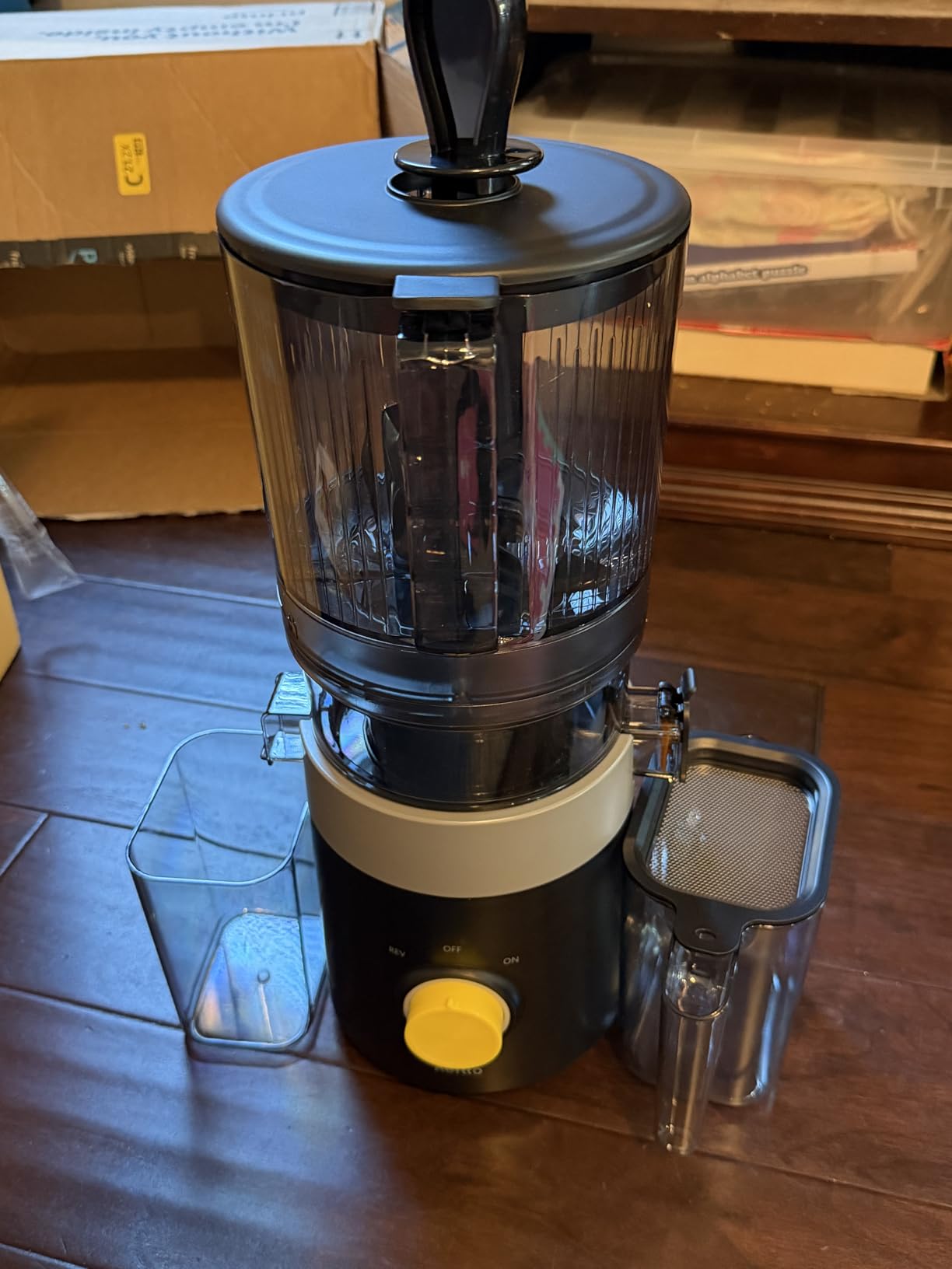 Aeitto Easy to Clean Juicer Machines With Filter-Free Design, 3-in-1 Cold Press Juicer (For Juice/Sorbet/Nut Milk), 6.0