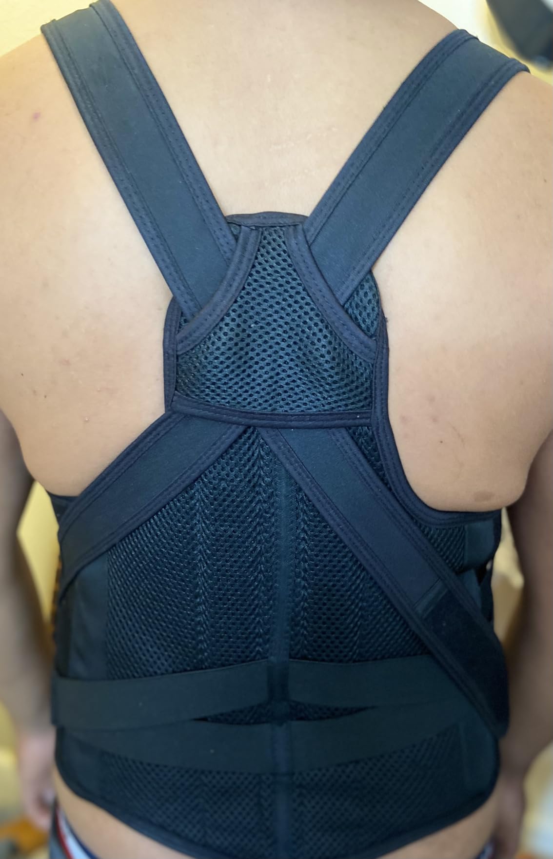 Back Brace Posture Corrector for Men & Women, Upgraded Full Back Support with Adjustable Shoulder Straightener and Waist Support Straps, Breathable Back Brace for Office Work, Long Sitting & Daily Wear, Comfortable Posture Support for Upper & Lower Back Medium customer photo 1