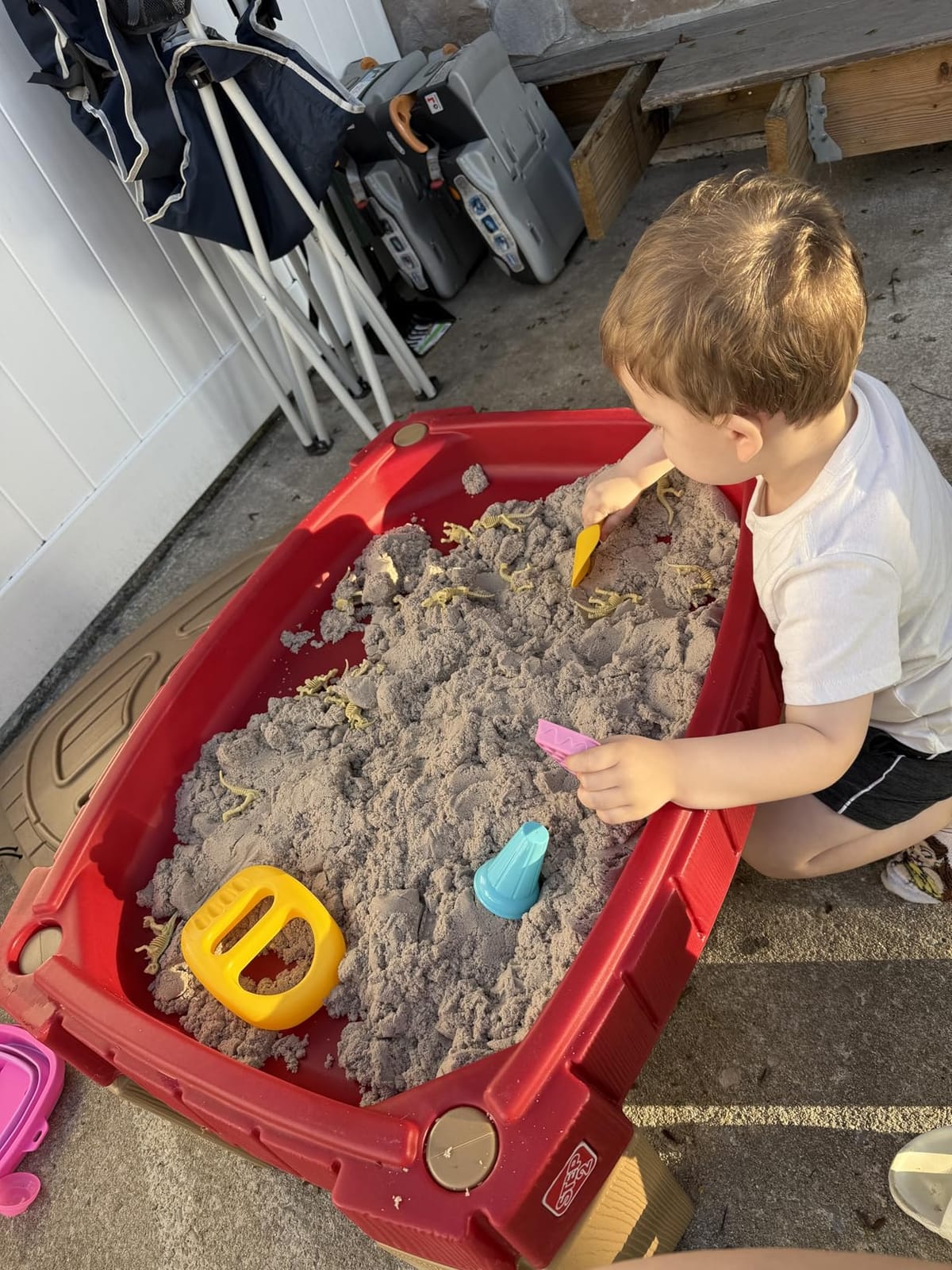 Step2 Naturally Playful Sand Table, Kids Sand Activity Sensory Table, 5 Piece Accessory Kit, Toddler Summer Outdoor Toys, 2+ Years Old customer photo 1
