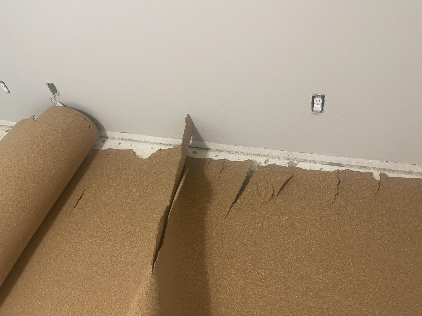 QEP 72000Q Natural Cork Underlayment Roll - 4 ft. Wide x 50 ft. Long x 6 mm Thick - 200 sq. ft. customer photo 2