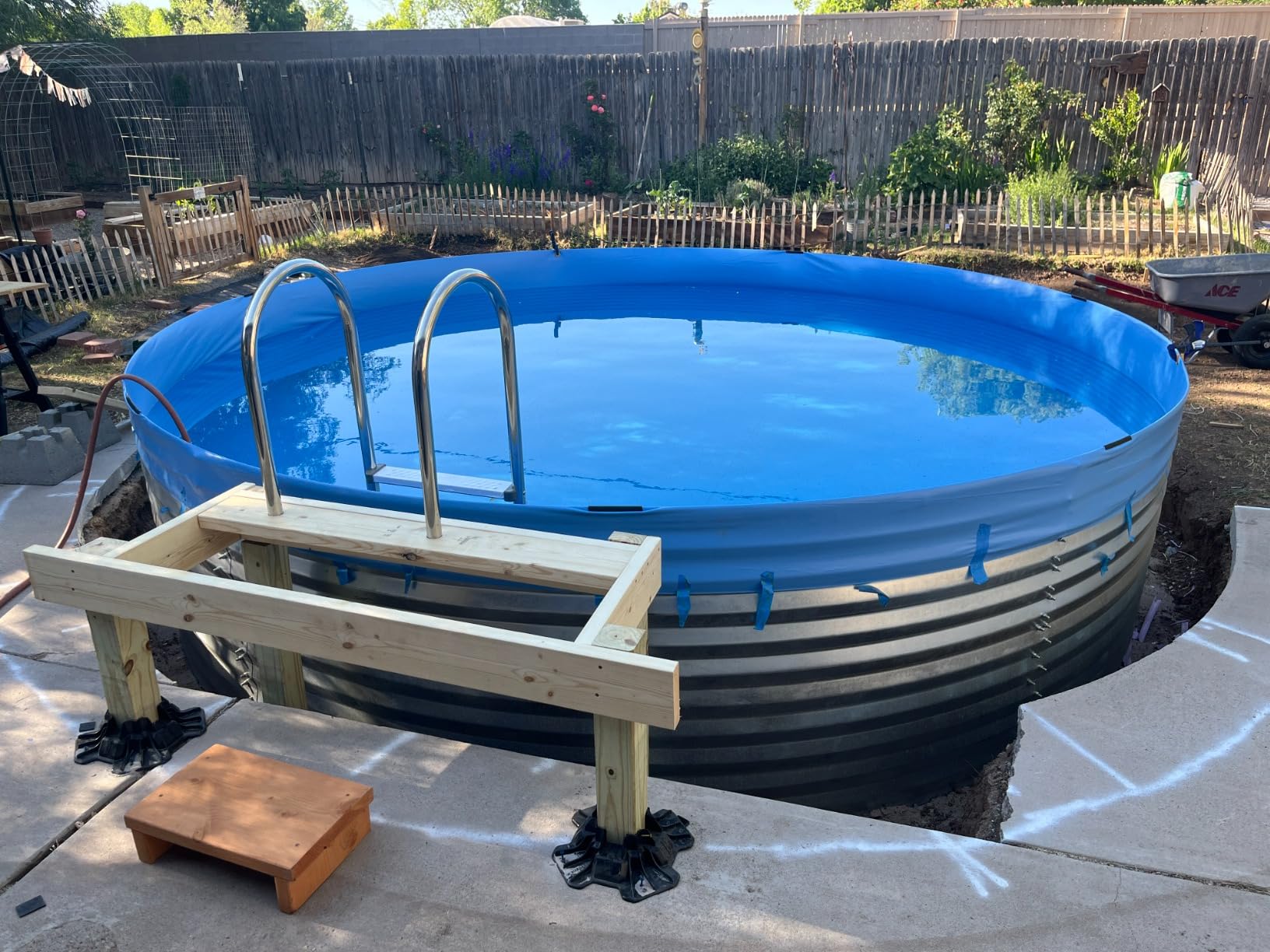 Blue Wave Premium Stainless Steel in-Pool Ladder for Above Ground Pools | 4 stainless-steel steps, resin swivel base, deck-mounted, fits pools up to 54 in, 225-lb cap, safe entry, not for saltwater customer photo 1