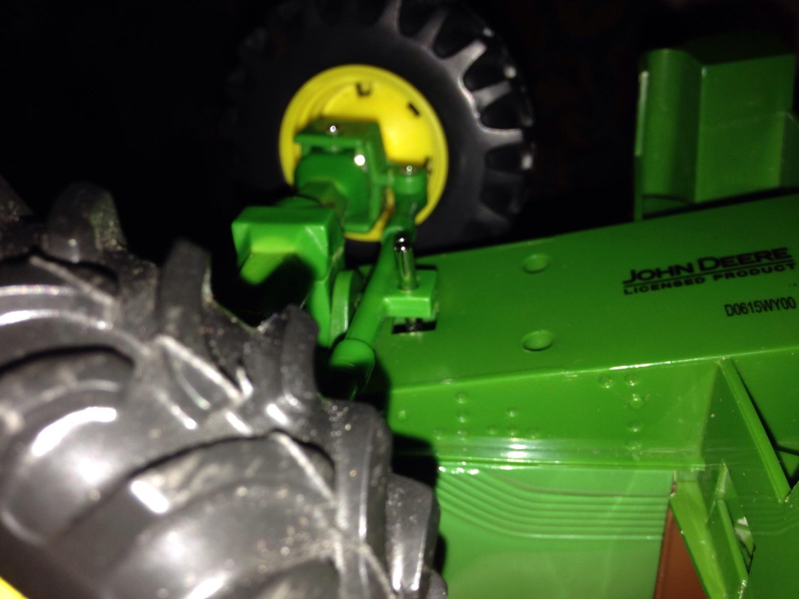 TOMY John Deere Sandbox Tough Tractor Toy - 1:16 Scale -11 Inches - Sandbox Toys - Outdoor Toys for Kids 3 Years and Up customer photo 1