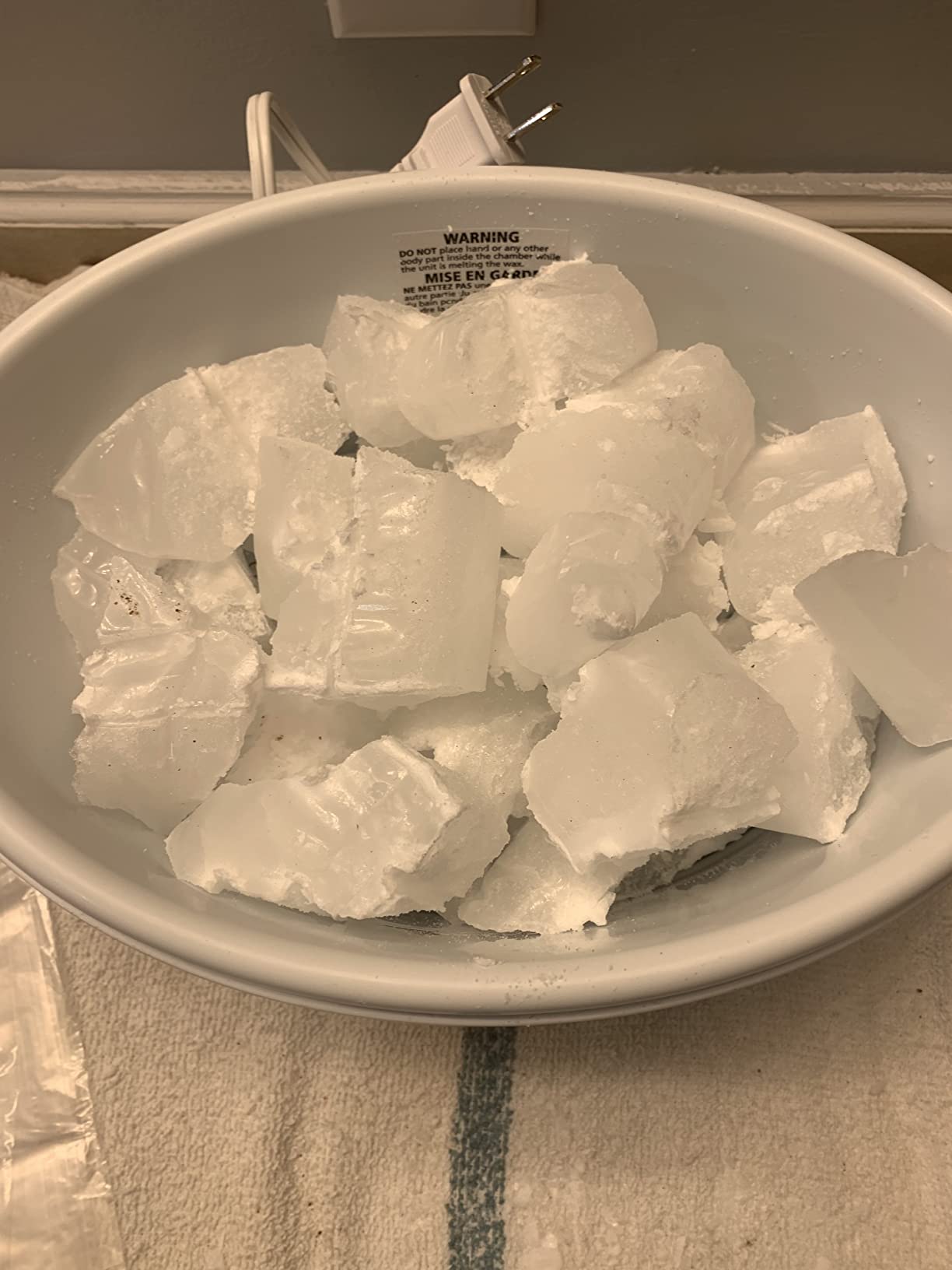 Revlon Moisturizing Quick Heat Paraffin Bath, White/Pink | Moisturizing Wax Peel for Soft Hands, Elbows & Feet customer photo 1