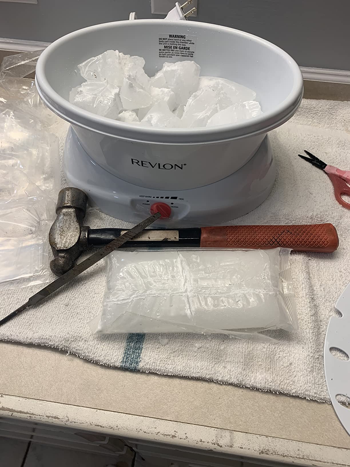 Revlon Moisturizing Quick Heat Paraffin Bath, White/Pink | Moisturizing Wax Peel for Soft Hands, Elbows & Feet customer photo 2