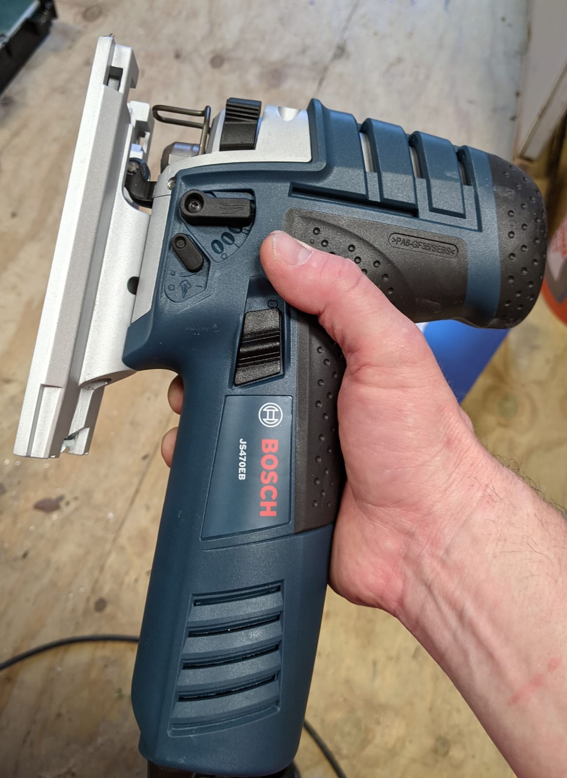 Bosch JS470EB Corded Barrel-Grip Jig Saw - 120V Low Vibration, 7 Amp Variable Speed for Smooth Cutting up to 5-7/8 Inch on Wood customer photo 2