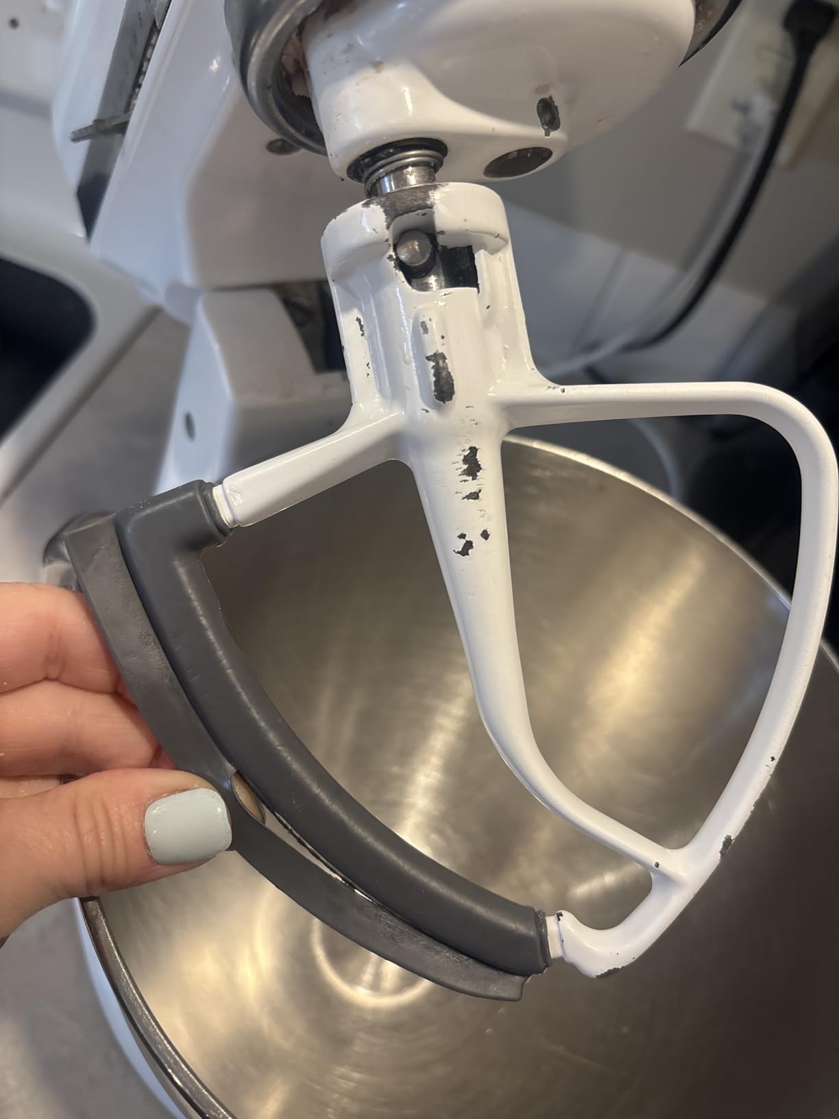 KitchenAid KFE5T Flex Edge Beater for 4.5/5 Quart Tilt-Head Mixers, White customer photo 1