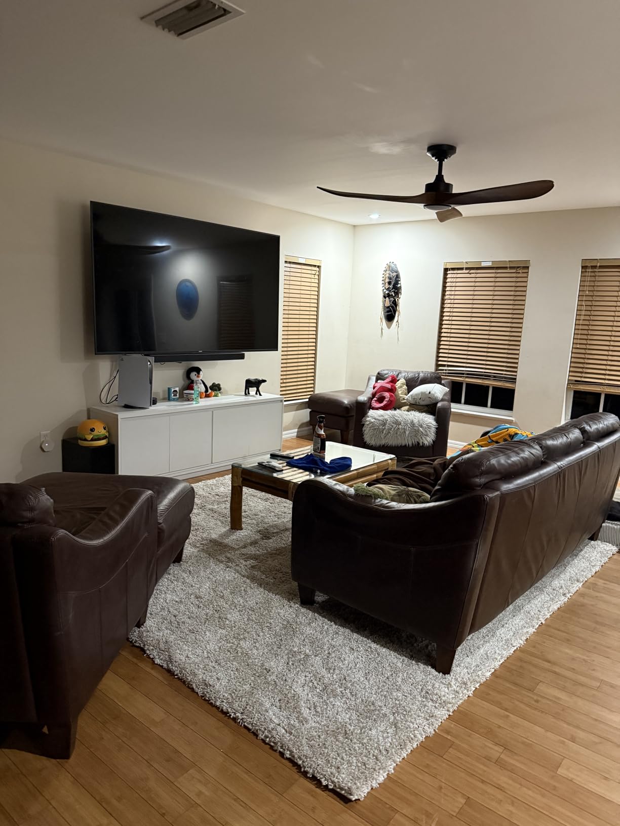 SAFAVIEH California Shag Collection Area Rug - 8' x 10', Ivory, Non-Shedding & Easy to Clean, Ultra Plush Thick Pile, Ideal for Living Room, Bedroom, Dining Space (SG151-1212) customer photo 2