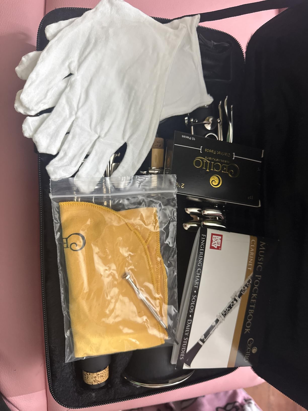 Mendini by Cecilio Ebonite Bb Clarinet Kit for Beginner - Black | B Flat Clarinet Kit with 10 Reeds, Mouthpiece, Cork Grease, Hard Case, Stand, Pocketbook, Cleaning Cloth, Gloves customer photo 1