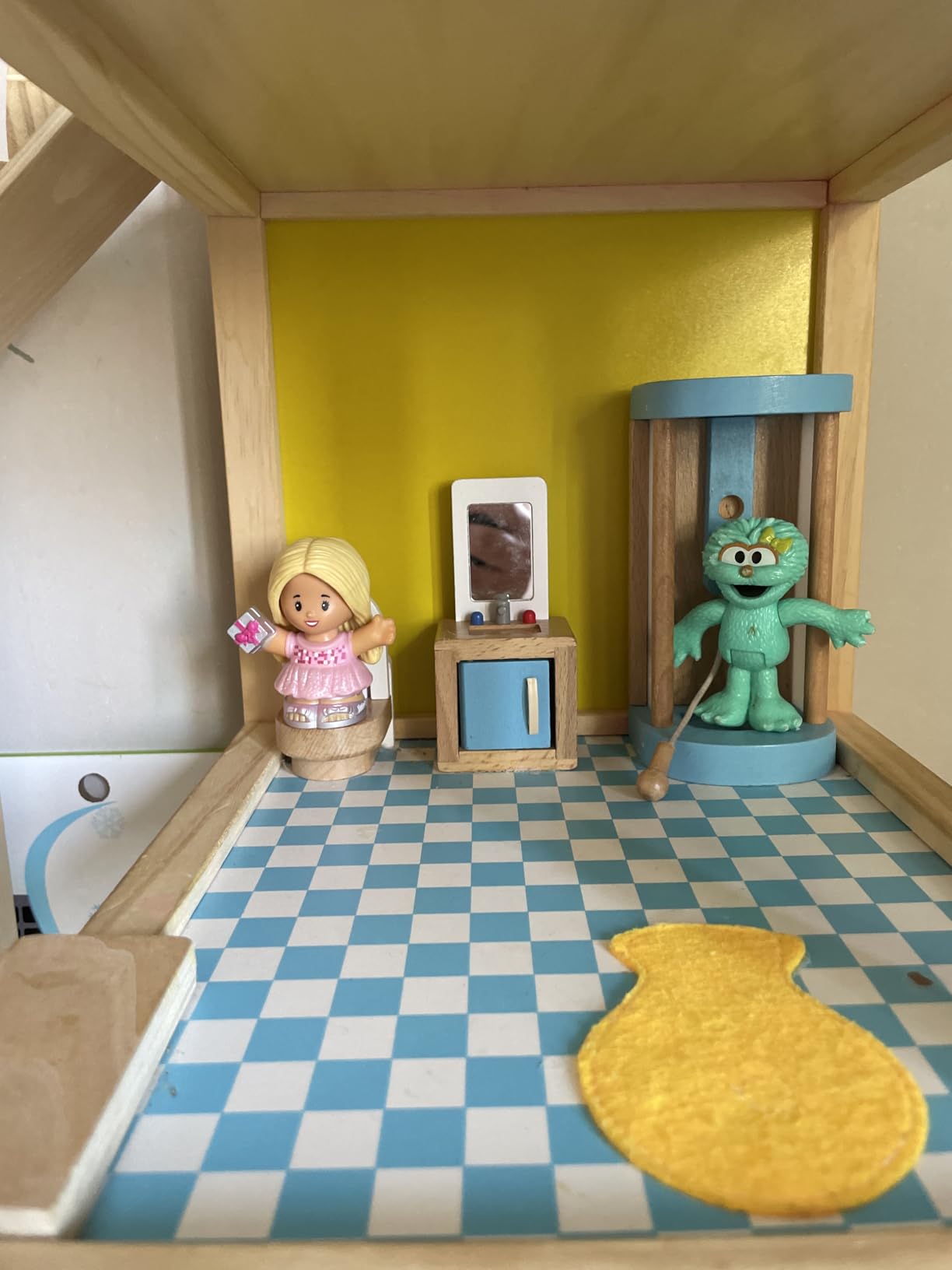 All Seasons Kids Wooden Dollhouse by Hape | Award Winning 3 Story Dolls House Toy with Furniture, Accessories, Movable Stairs and Reversible Season Theme L: 23.6, W: 11.8, H: 28.9 inch customer photo 2