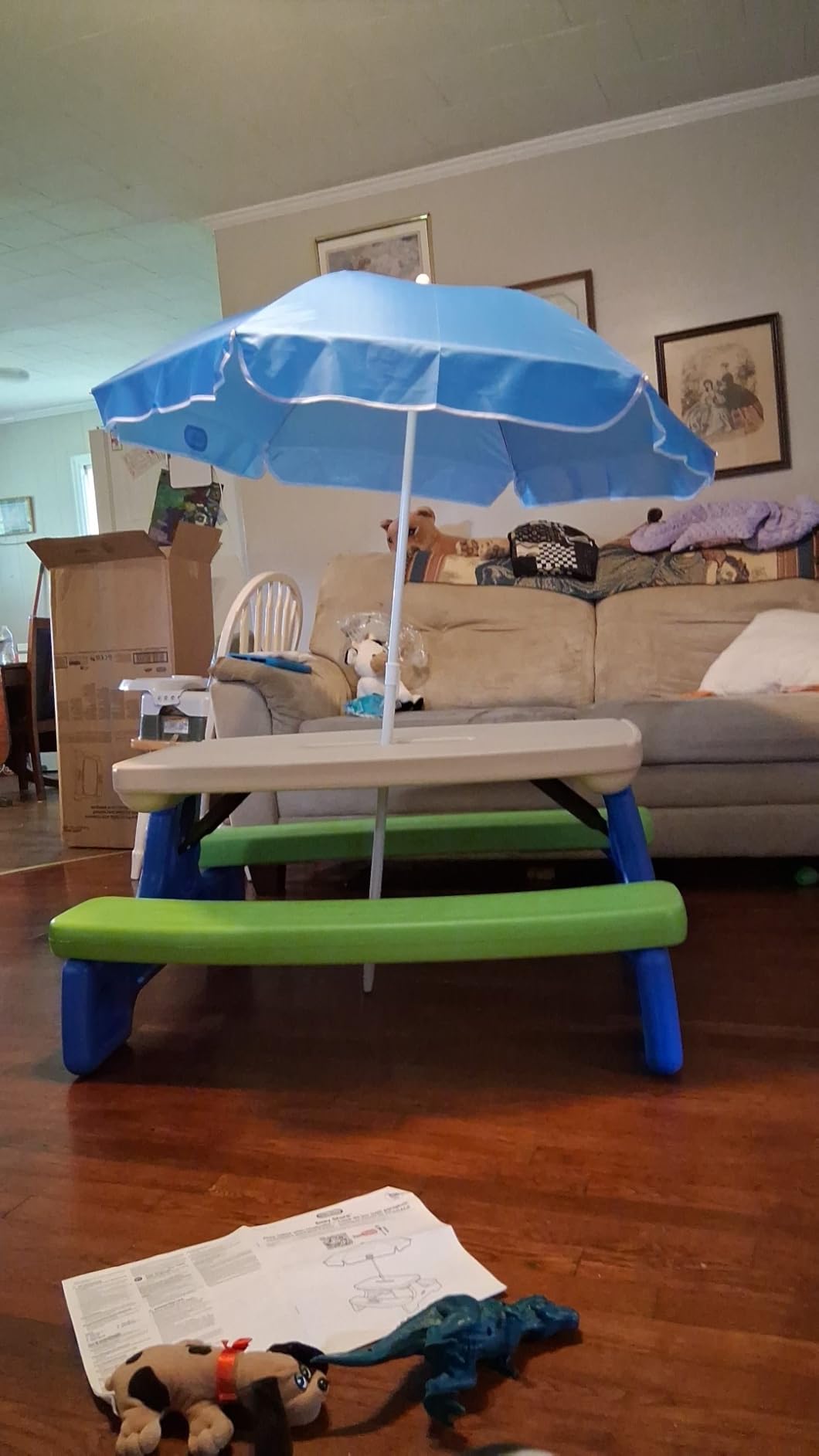 Little Tikes Easy Store Jr. Picnic Table with Umbrella - Blue / Green, 27.25''L x 27.00''W x 18.25''H customer photo 1