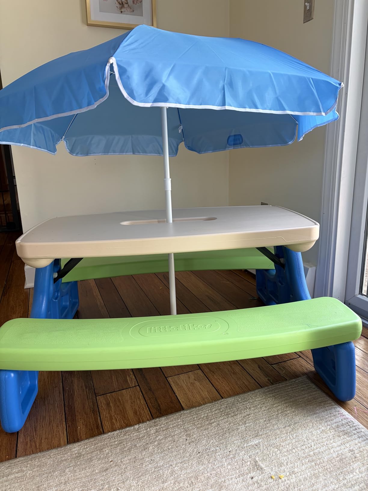 Little Tikes Easy Store Jr. Picnic Table with Umbrella - Blue / Green, 27.25''L x 27.00''W x 18.25''H customer photo 2