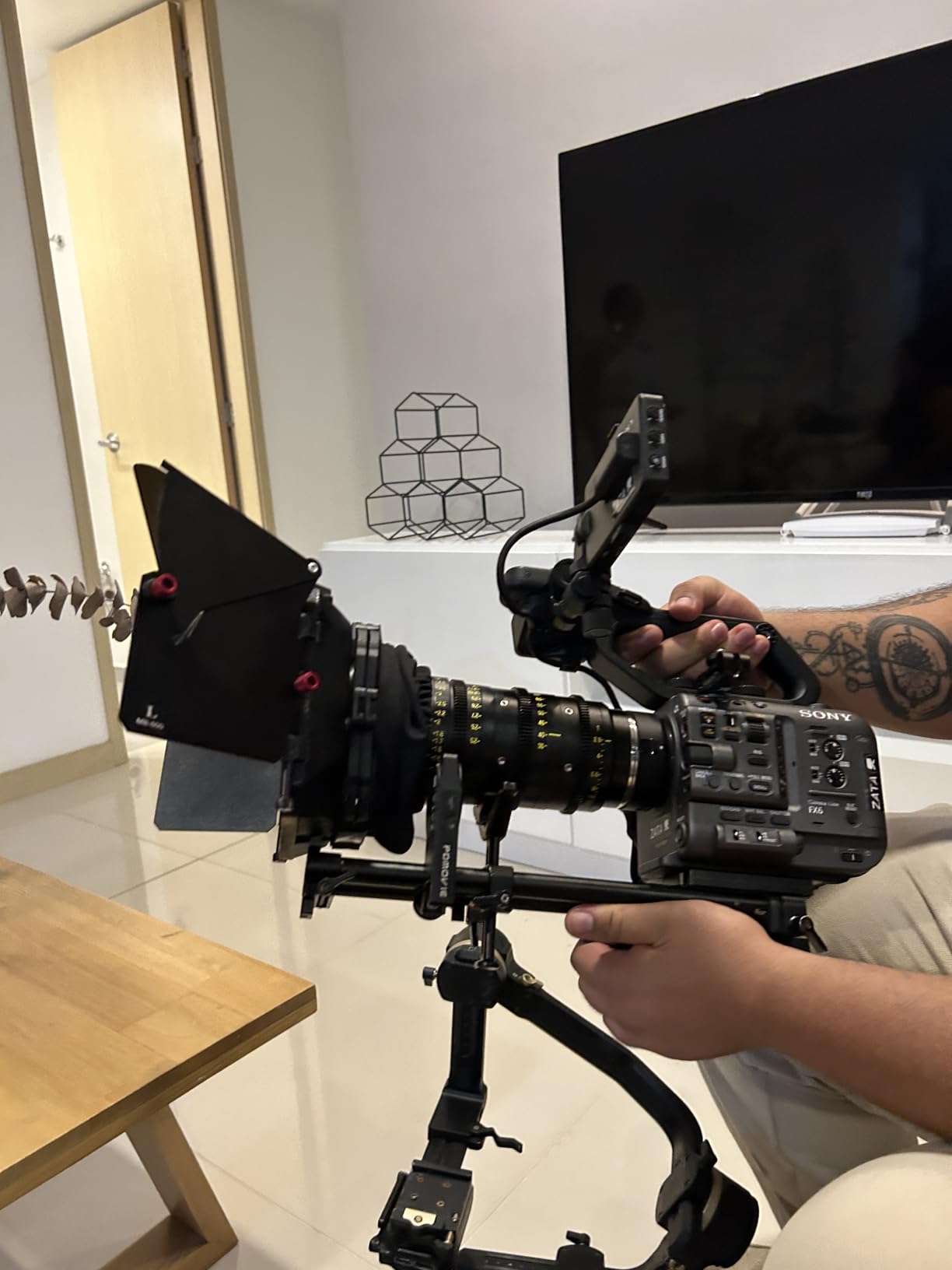 Proaim MB-600 Matte Box for Lenses Up to 95mm | Fits 15mm rails, includes top & side flags, 2 filter holders, format masks, and tool-less adjustment customer photo 1