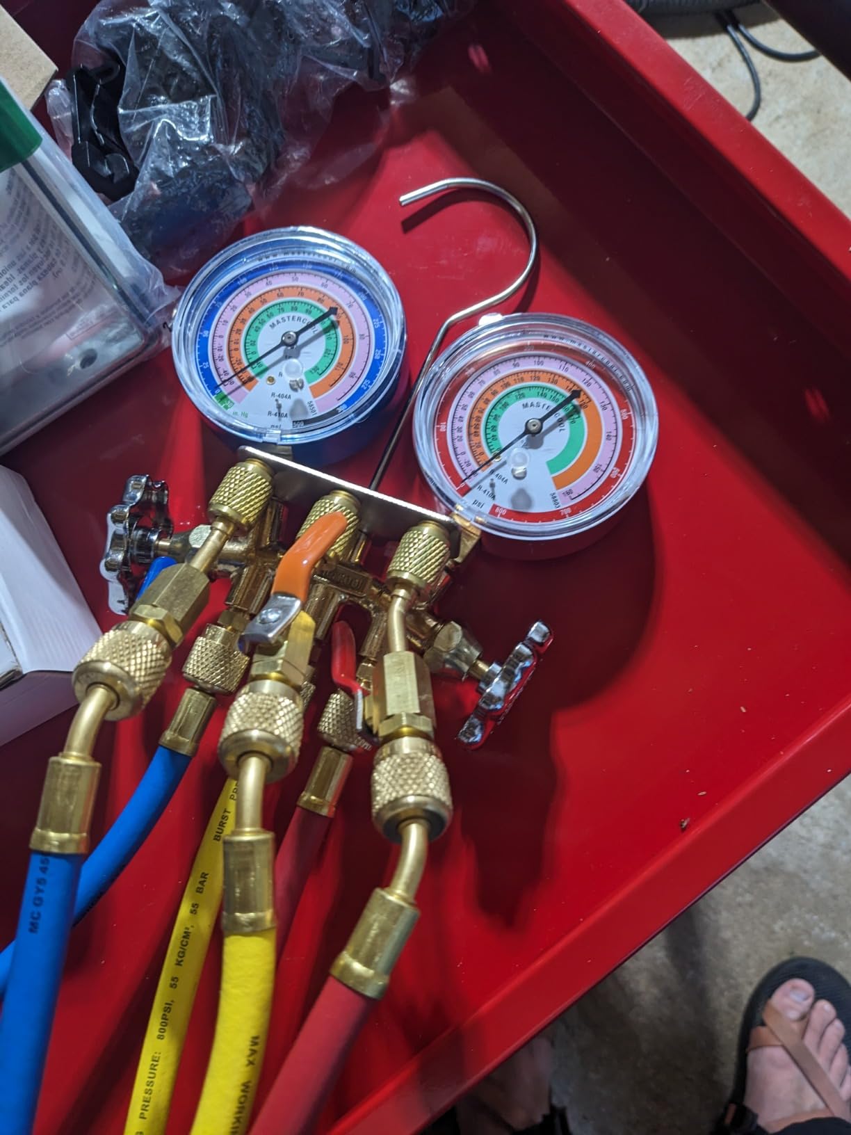 Mastercool 59161 R22/R404A 2-Way Brass Manifold Gauge Set customer photo 1