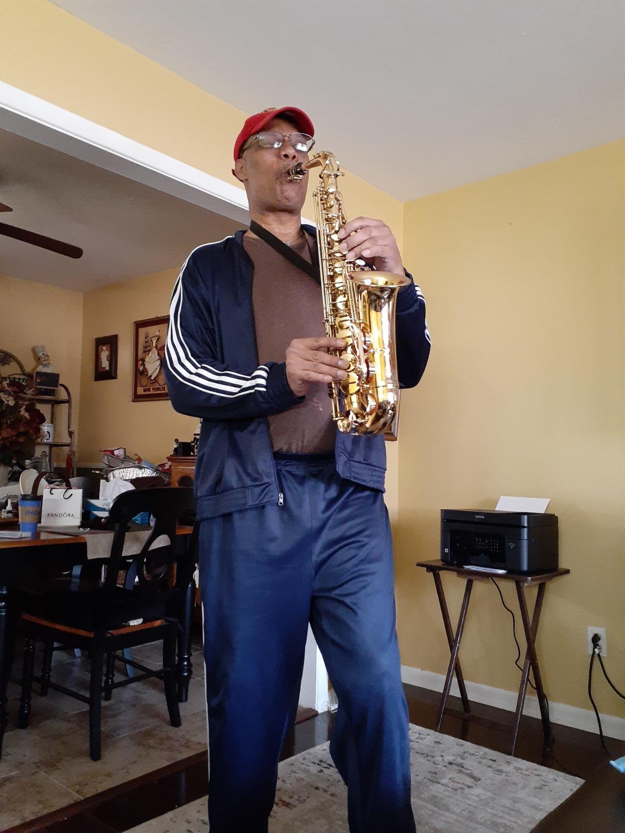Glory Gold Laquer E Flat Alto Saxophone with 11reeds,8 Pads cushions,case,carekit customer photo 1