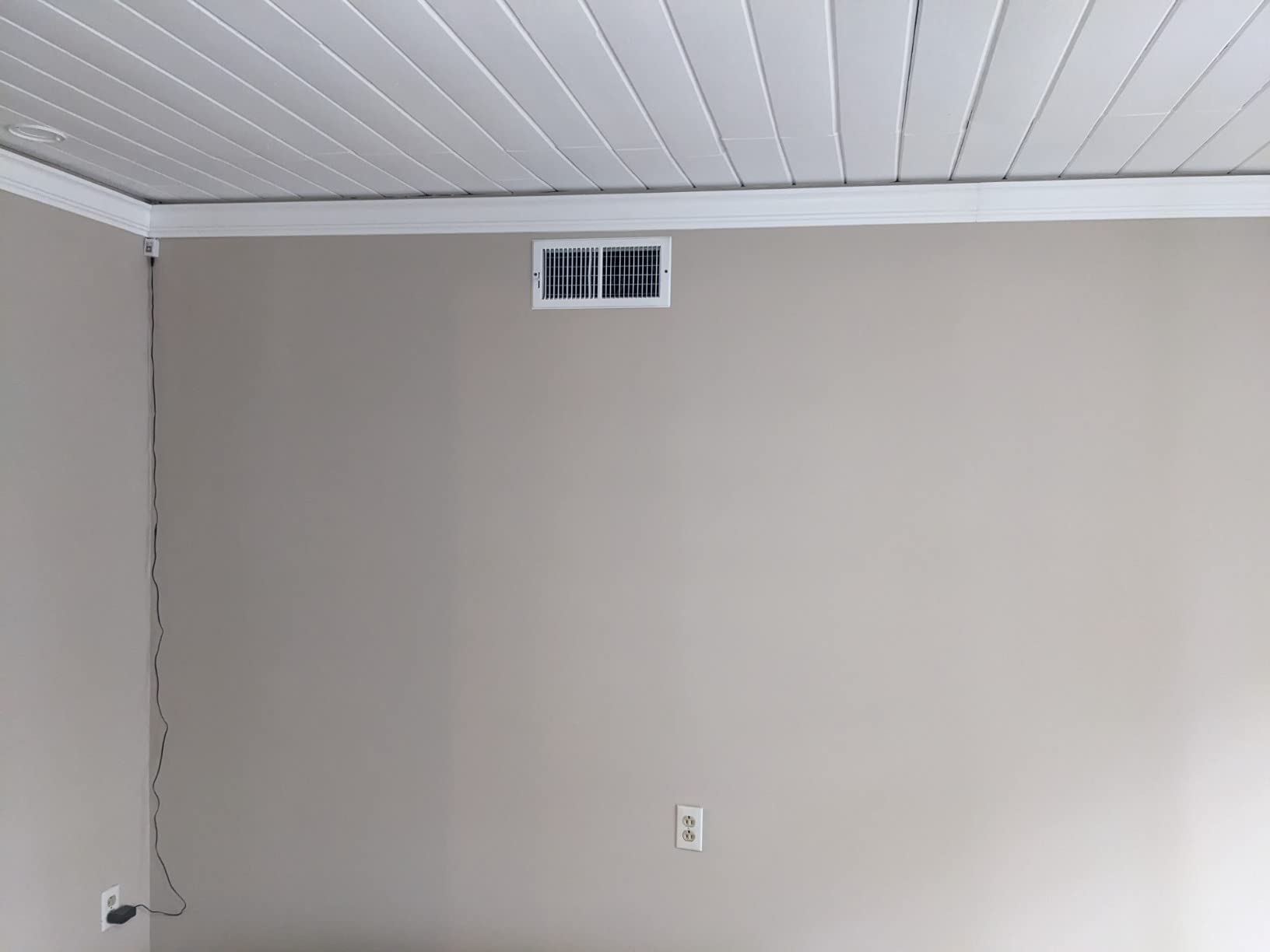 Creative Crown Bennett LED Foam Molding Kit, 64 Ft 3.5in, Precut Corners | Built-in LED channel. 4 inside, 1 outside corners included. No nailing, sanding, priming, or compound cuts. 6 styles customer photo 1