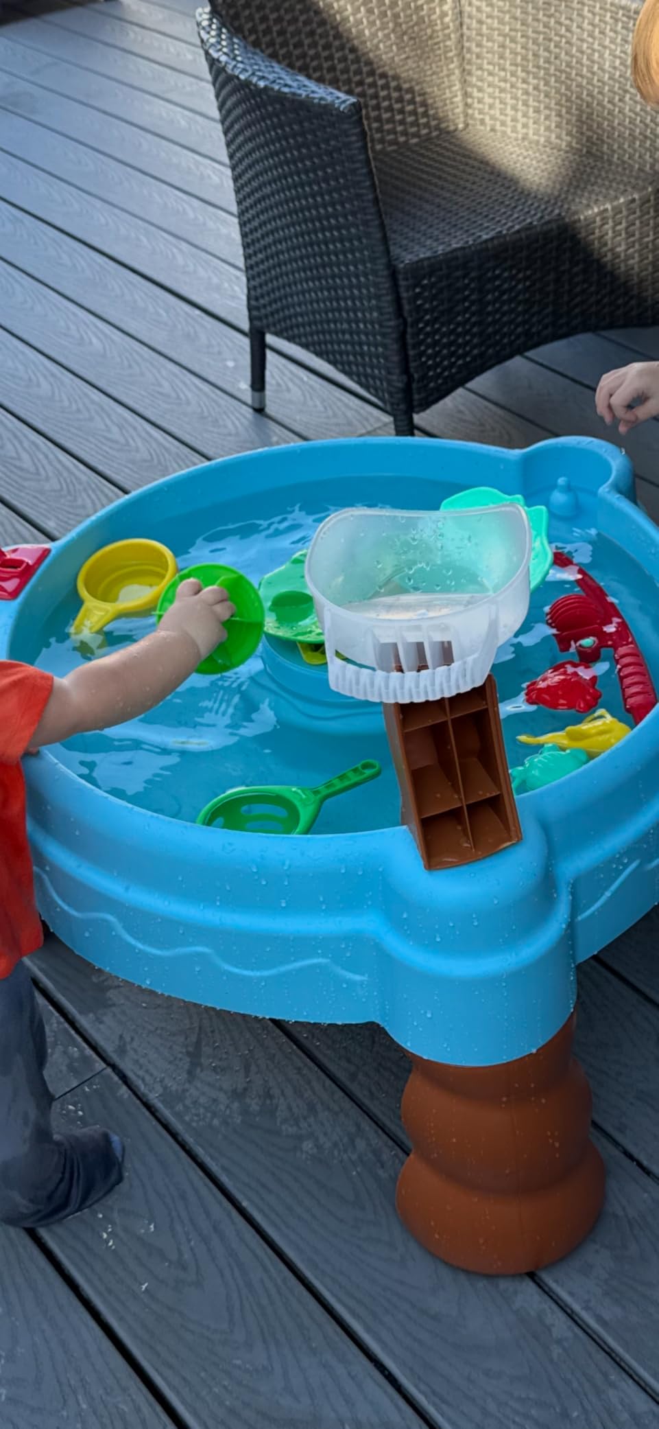 Little Tikes Full Set Water Table Fish 'n Splash - Full Set w/Toys & Fishing Set customer photo 1