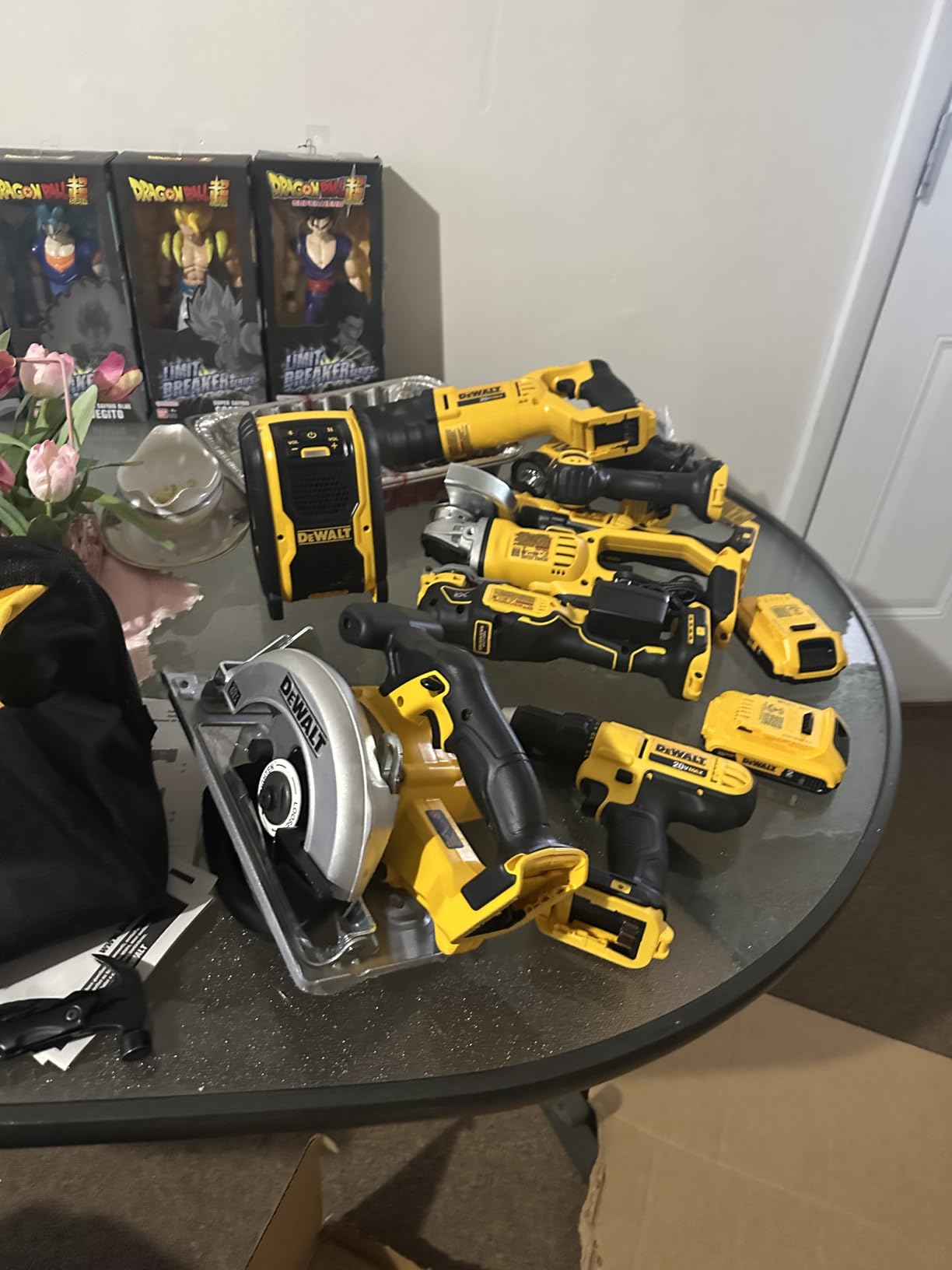 20V MAX Power Tools, 9 Cordless Tool Combo, Impact and Drill Driver, Oscillating Tool, Grinder, Circular and Reciprocating Saw, Right Angle Drill, Speaker, LED Light, 2 Batteries, Charger (DCK940D2) customer photo 1