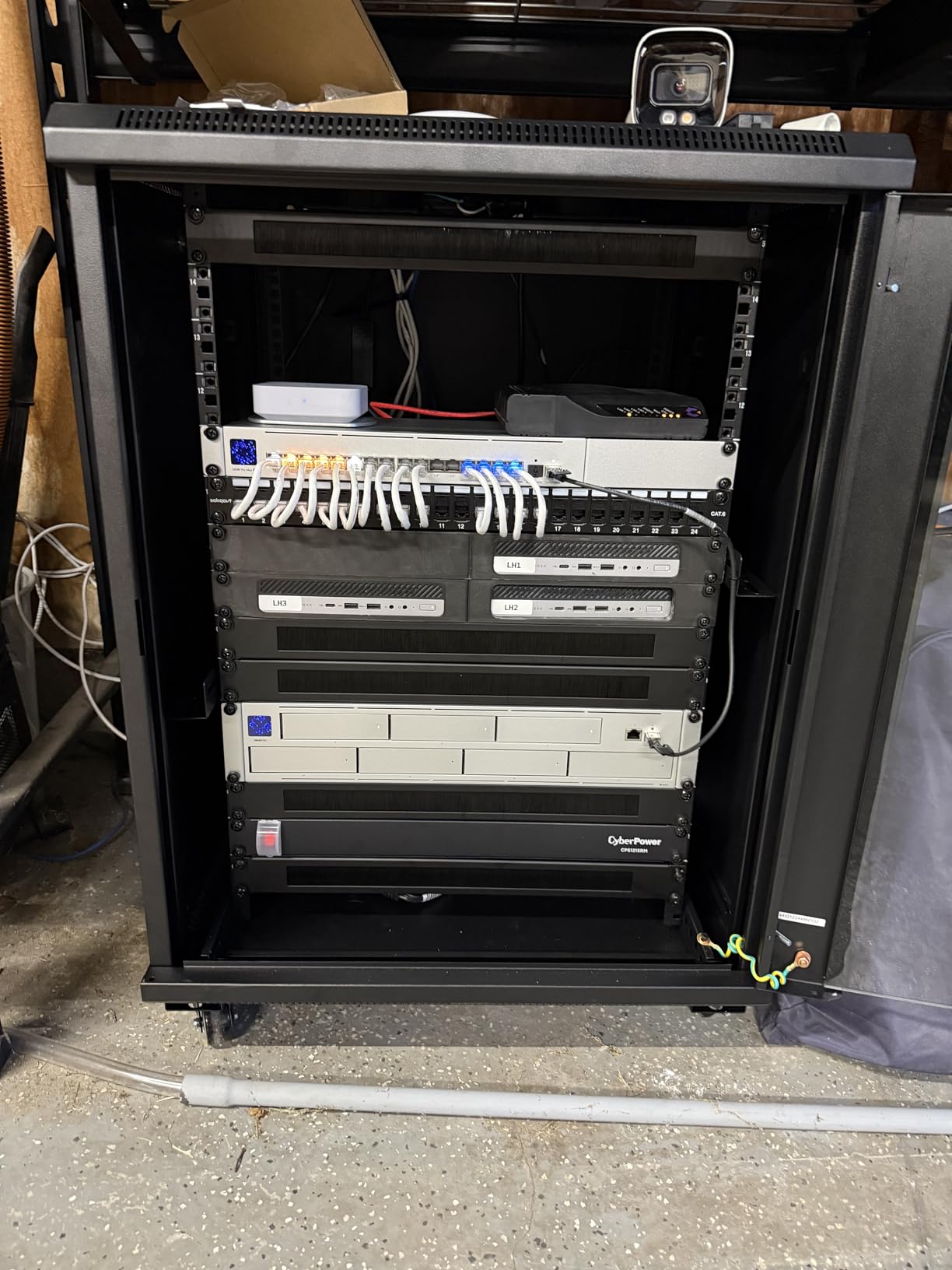 NavePoint 15U Server Cabinet Wall Mount Rack Enclosure with Caster Wheels, 2 Fans, Locking Glass Door customer photo 1