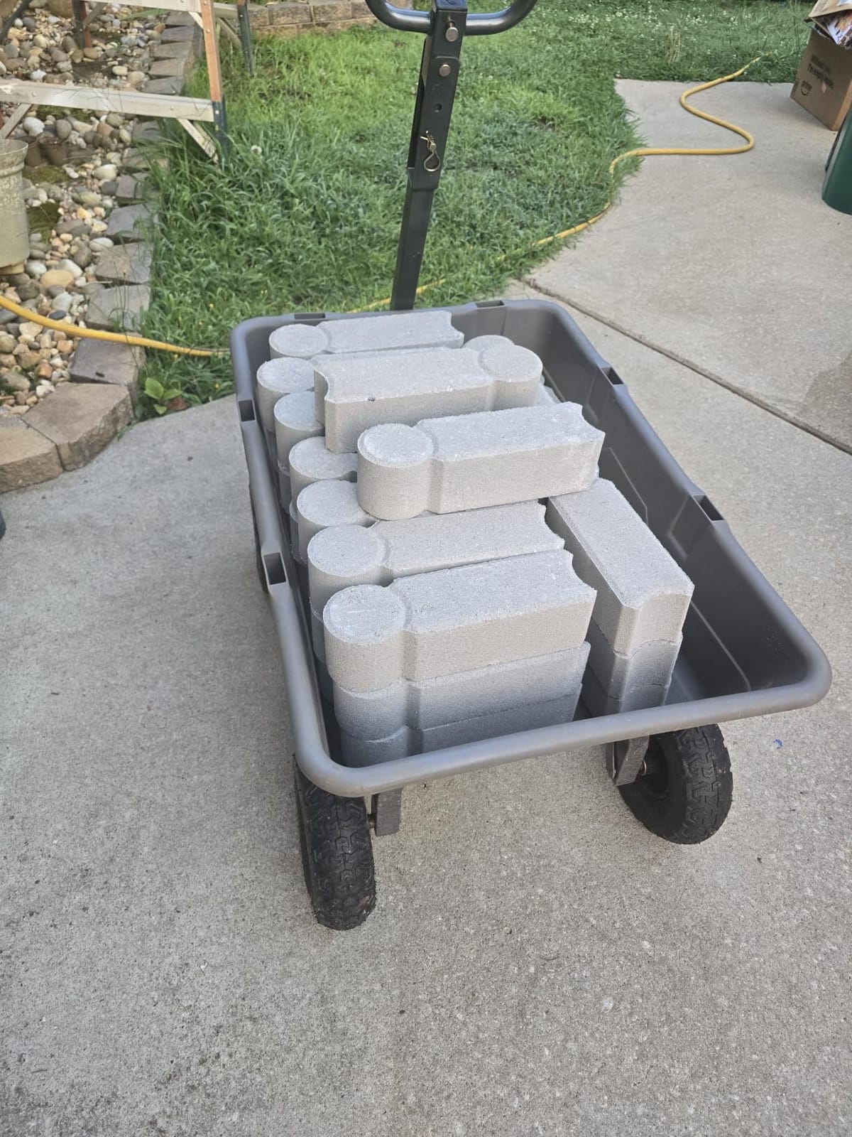 Gorilla Carts Poly Dump Cart, 800 lb. Capacity, 5 Cu Ft, Gray customer photo 1