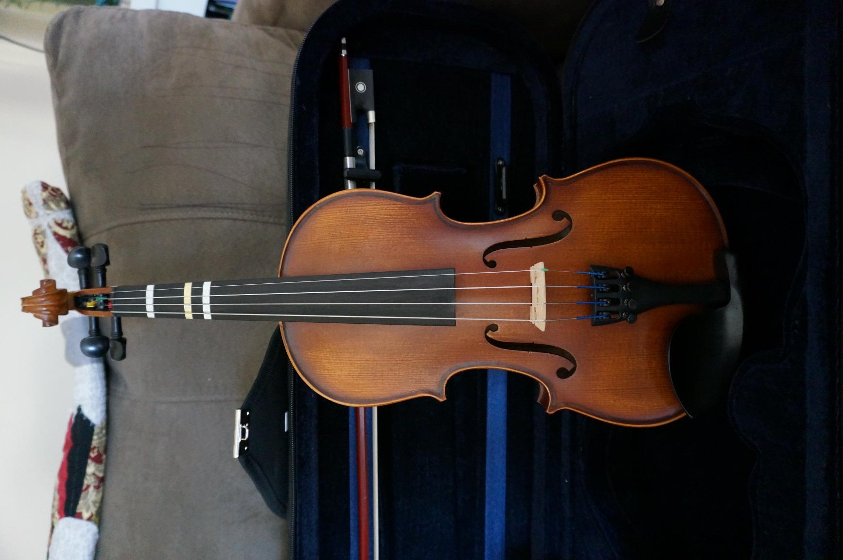 Bunnel Premier Violin Clearance Outfit 4/4 Full Size - Carrying Case and Accessories Included - Solid Maple Wood and Ebony Fittings By Kennedy Violins customer photo 2