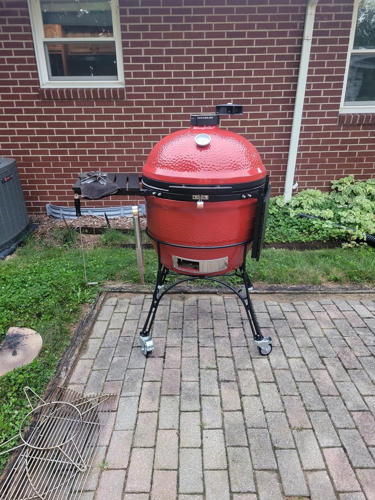 Big Joe Series II 24-inch Ceramic Charcoal Grill and Smoker with Cart, Side Shelves, Stainless Steel Grates and 450 Cooking Square Inches in Red, Model BJ24RHC customer photo 1