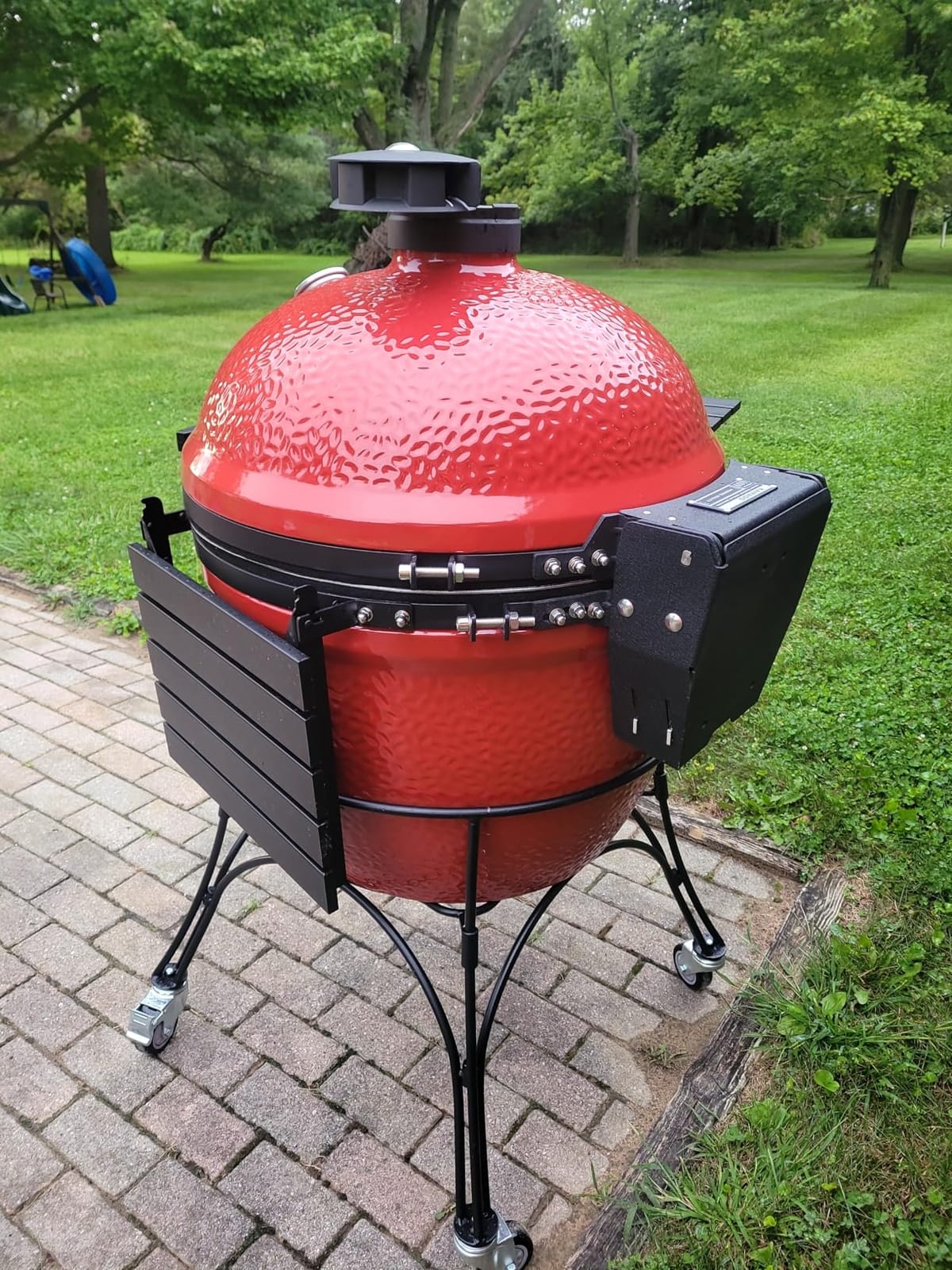 Big Joe Series II 24-inch Ceramic Charcoal Grill and Smoker with Cart, Side Shelves, Stainless Steel Grates and 450 Cooking Square Inches in Red, Model BJ24RHC customer photo 2