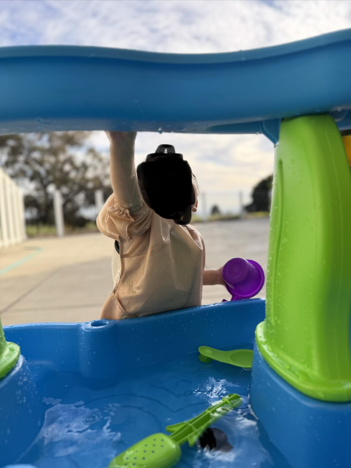 Step2 Rain Showers Splash Pond Toddler Water Table, Outdoor Kids Water Sensory Table, Ages 18+ Months, 13 Piece Water Toy Accessories, Blue & Green customer photo 1