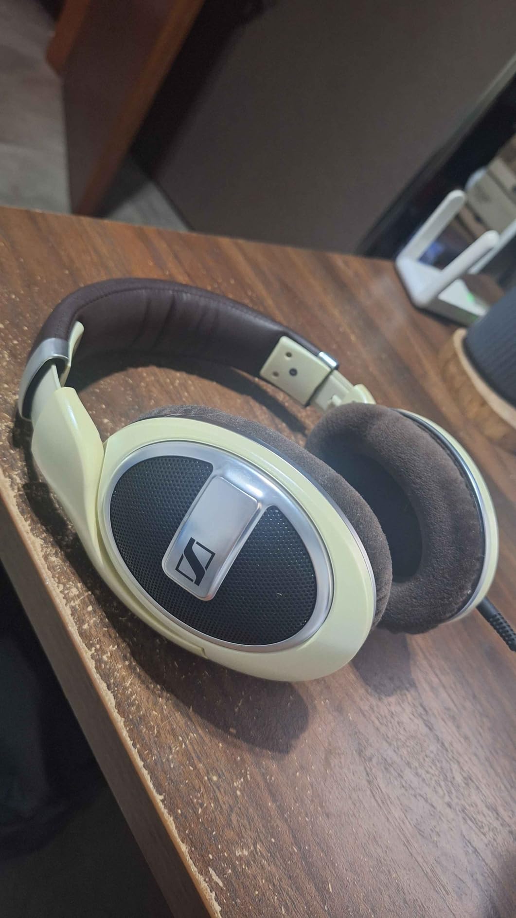 SENNHEISER HD 599 Open Back Headphone, Ivory customer photo 2
