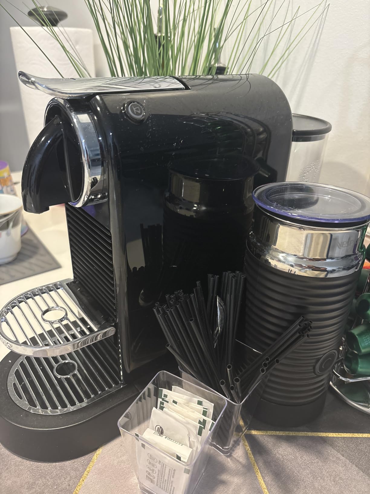 Nespresso CitiZ Coffee and Espresso Machine by De'Longhi with Milk Frother, Black, 9.3 x 14.6 x 10.9 inches customer photo 2