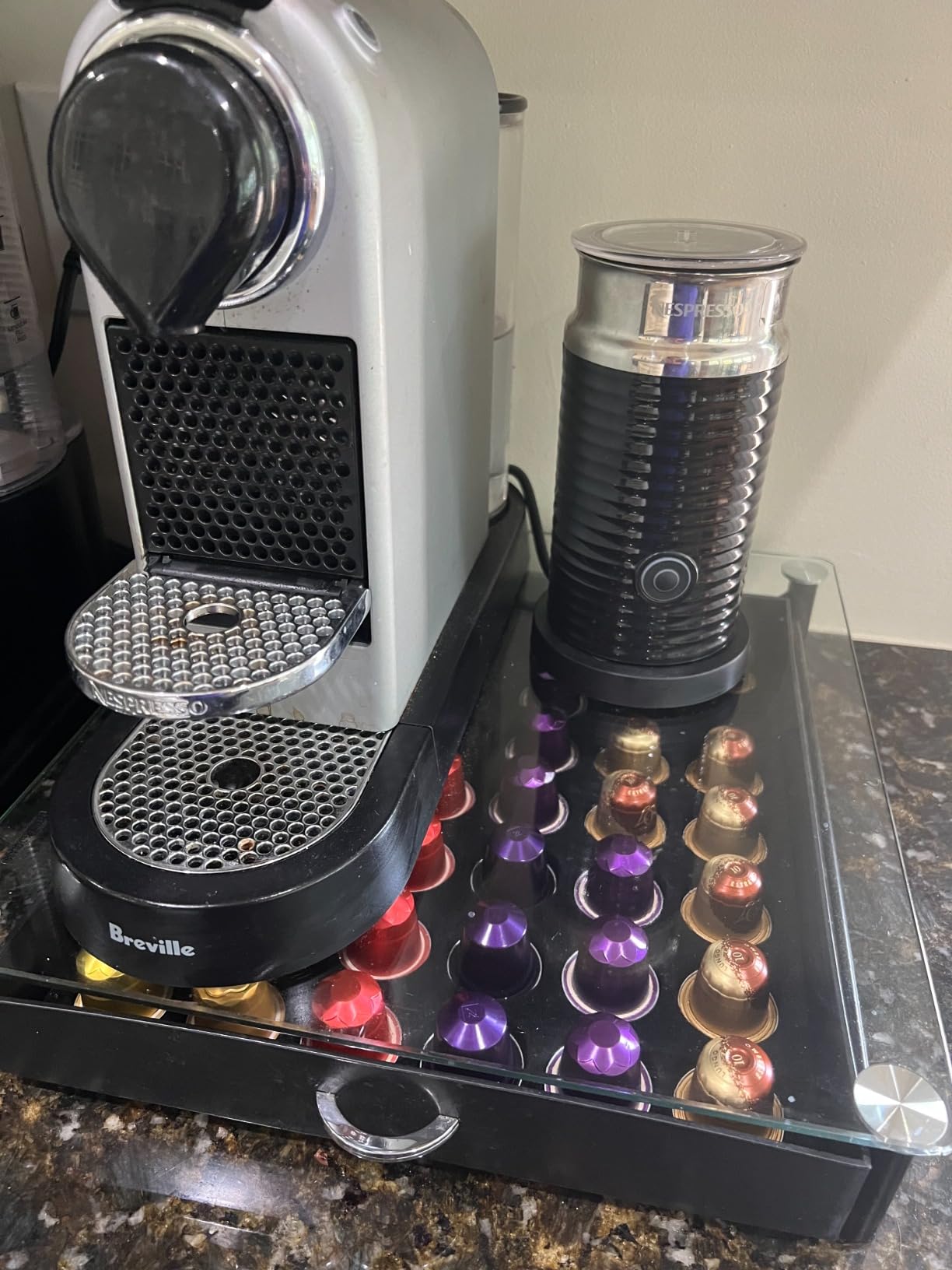 Nespresso CitiZ Original Espresso Machine by De'Longhi, Black | Limousine black espresso machine with 19 bar pump and fast heat-up. Brews espresso and lungo at the touch of a button. customer photo 1