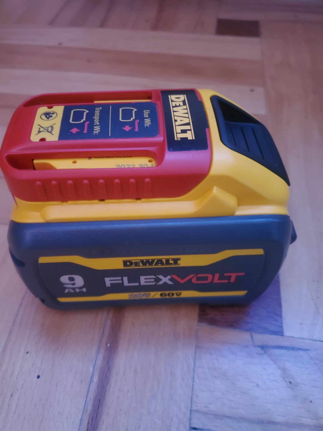 DEWALT FLEXVOLT 20V/60V MAX Battery, 9.0-Ah (DCB609) customer photo 2