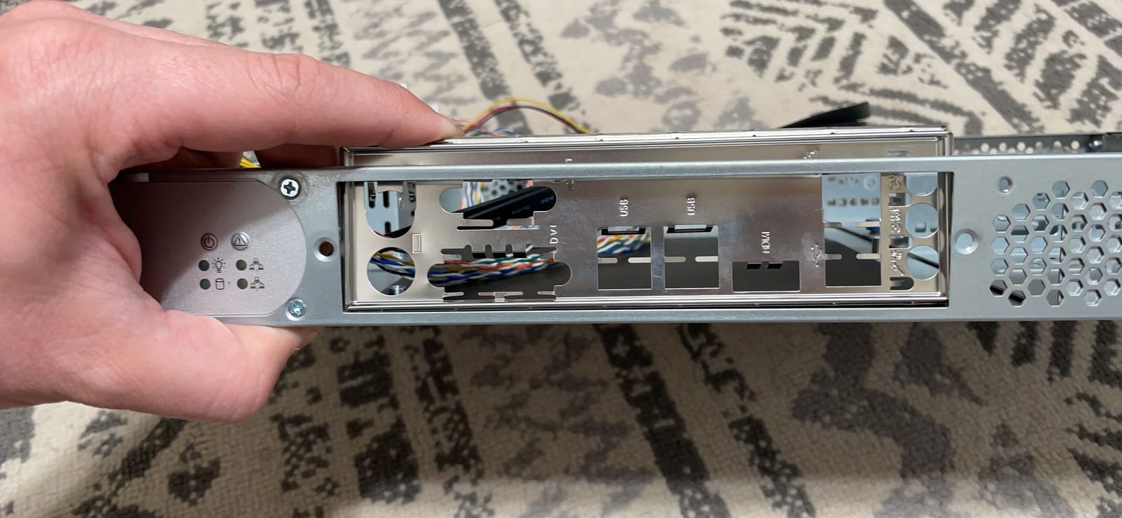 IN-WIN IW-RF100S-S265 1U Short Depth Mini-ITX Rackmount Server Chassis, 265W customer photo 2