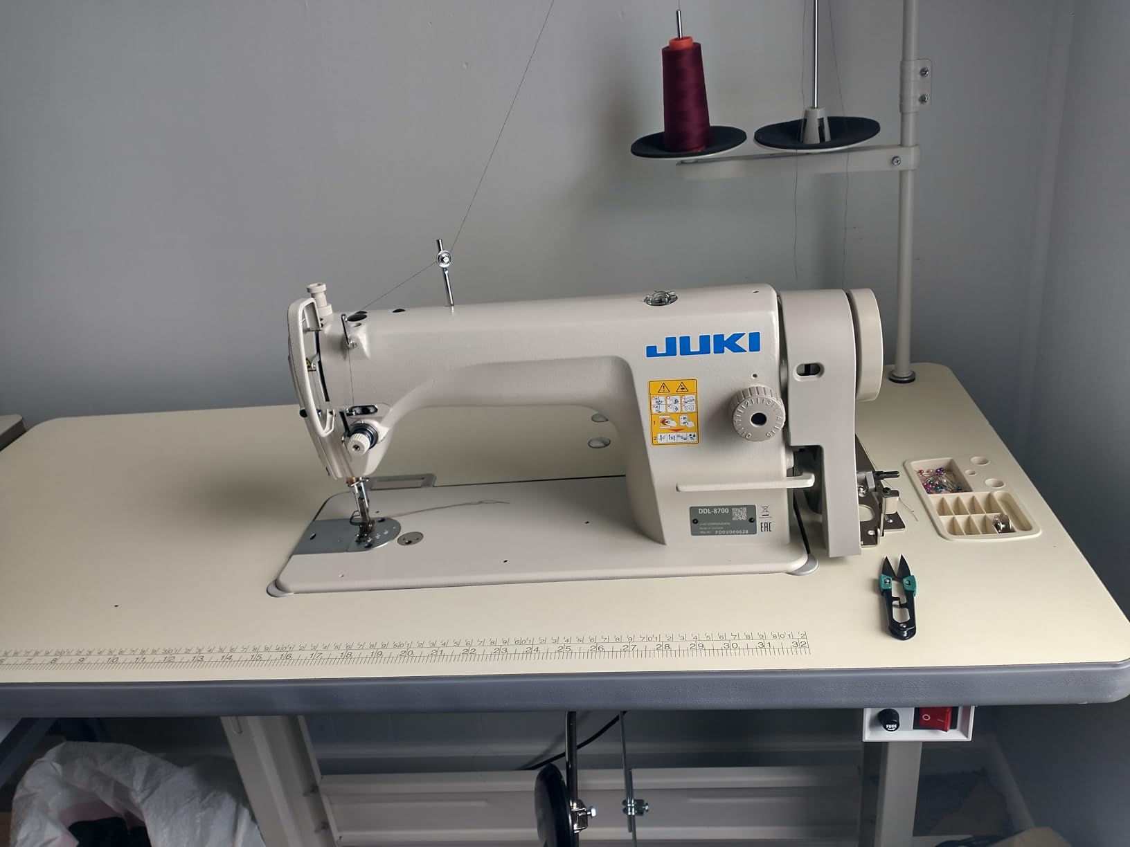 Juki DDL8700 LockStitch Industrial Sewing Machine, Table, Servo Motor, Lamp. Not Assembled customer photo 2