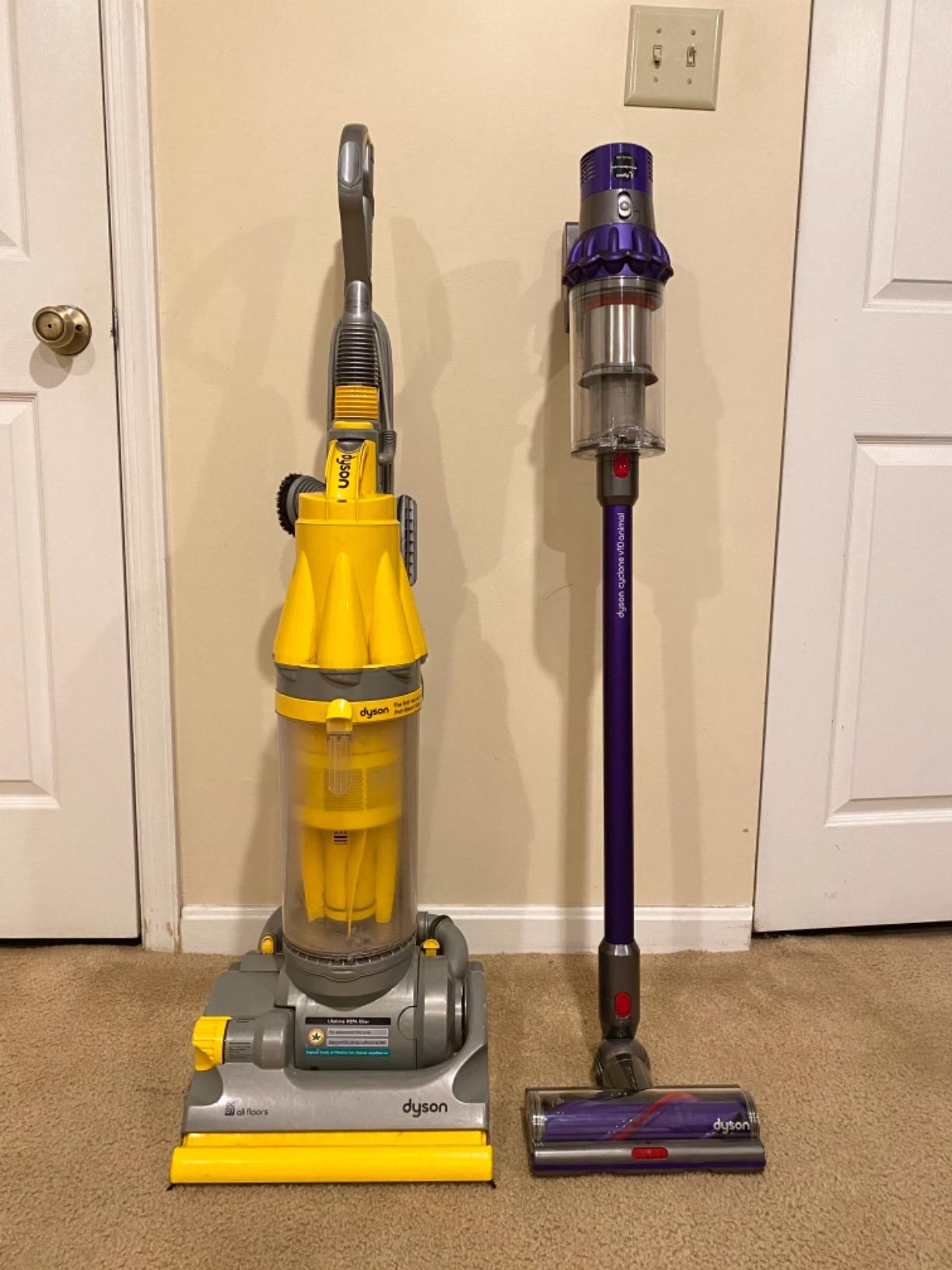 V10 Cordless Stick Vacuum Cleaner: 14 Cyclones, Fade-Free Power, Whole Machine Filtration, Hygienic Bin Emptying, Wall Mounted, Up to 60 Min Runtime, Purple customer photo 1