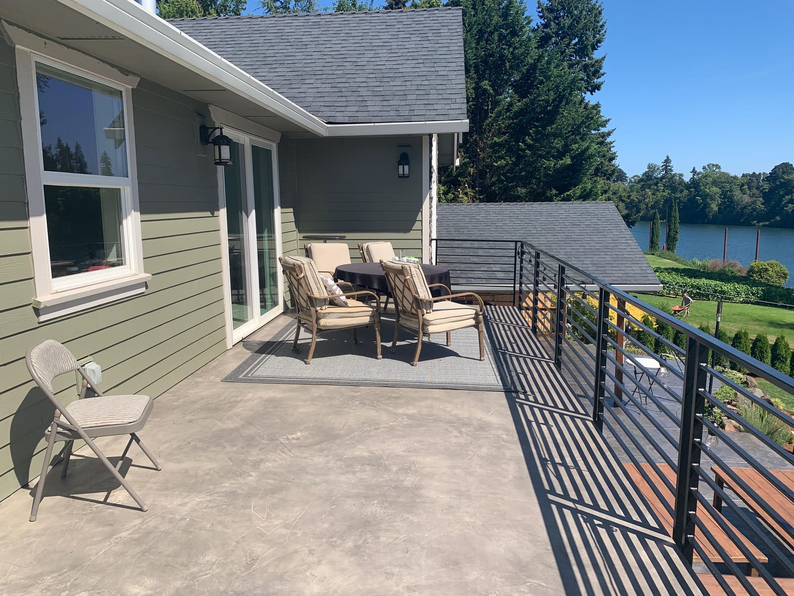 Gertmenian Indoor Outdoor Classic Flatweave Area Rug, Stain & UV Resistant Carpet, Deck, Patio, Poolside & Mudroom, 8x10 Ft Large, Border, Black Tan, 21515 customer photo 1