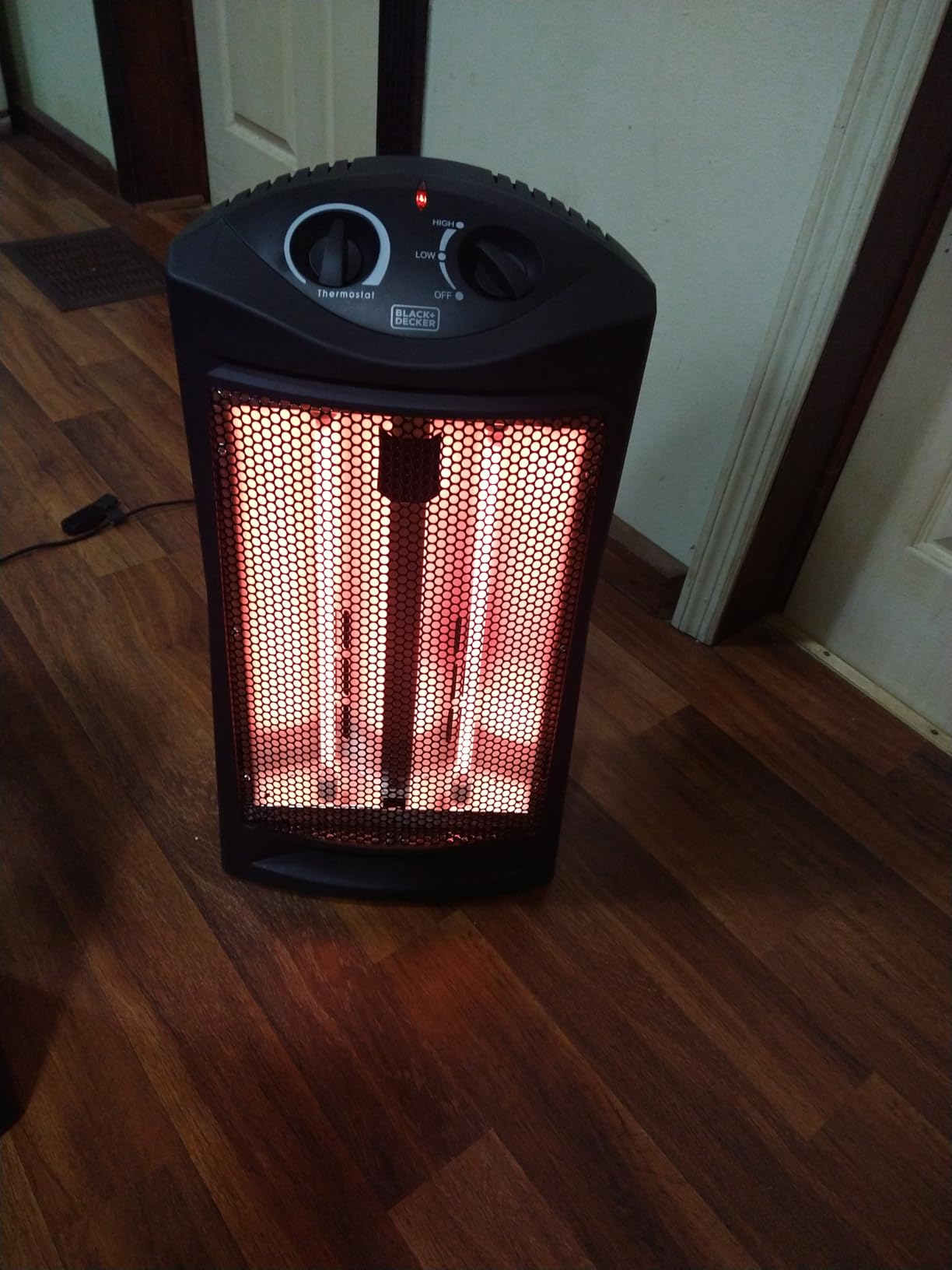 BLACK+DECKER Infrared Radiant Quartz Tower Heater, BHTI06, Black | 1500W Personal Space Heater with Adjustable Thermostat, 2 Settings, For Home and Office, Safety Overheat Protection customer photo 1