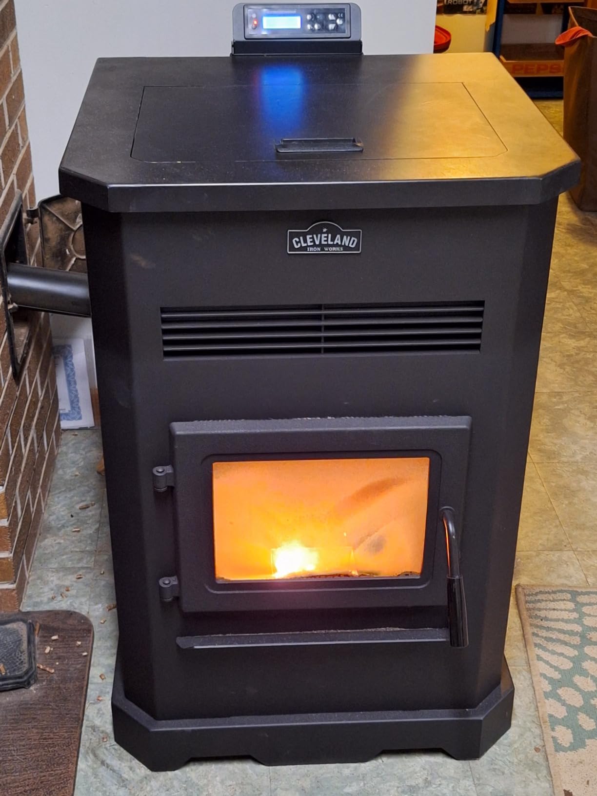 Cleveland Iron Works Large Pellet Stove - 130lb Hopper customer photo 2