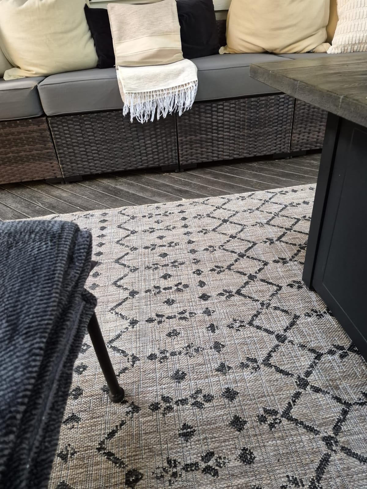 JONATHAN Y Moroccan Geometric Indoor Outdoor Area Rug 8X10 Natural/Black, Ourika Textured Weave for Backyard, Patio, Porch, Easy-Cleaning, High Traffic, Pet-Friendly, Non-Shedding (SMB108D-8) customer photo 1