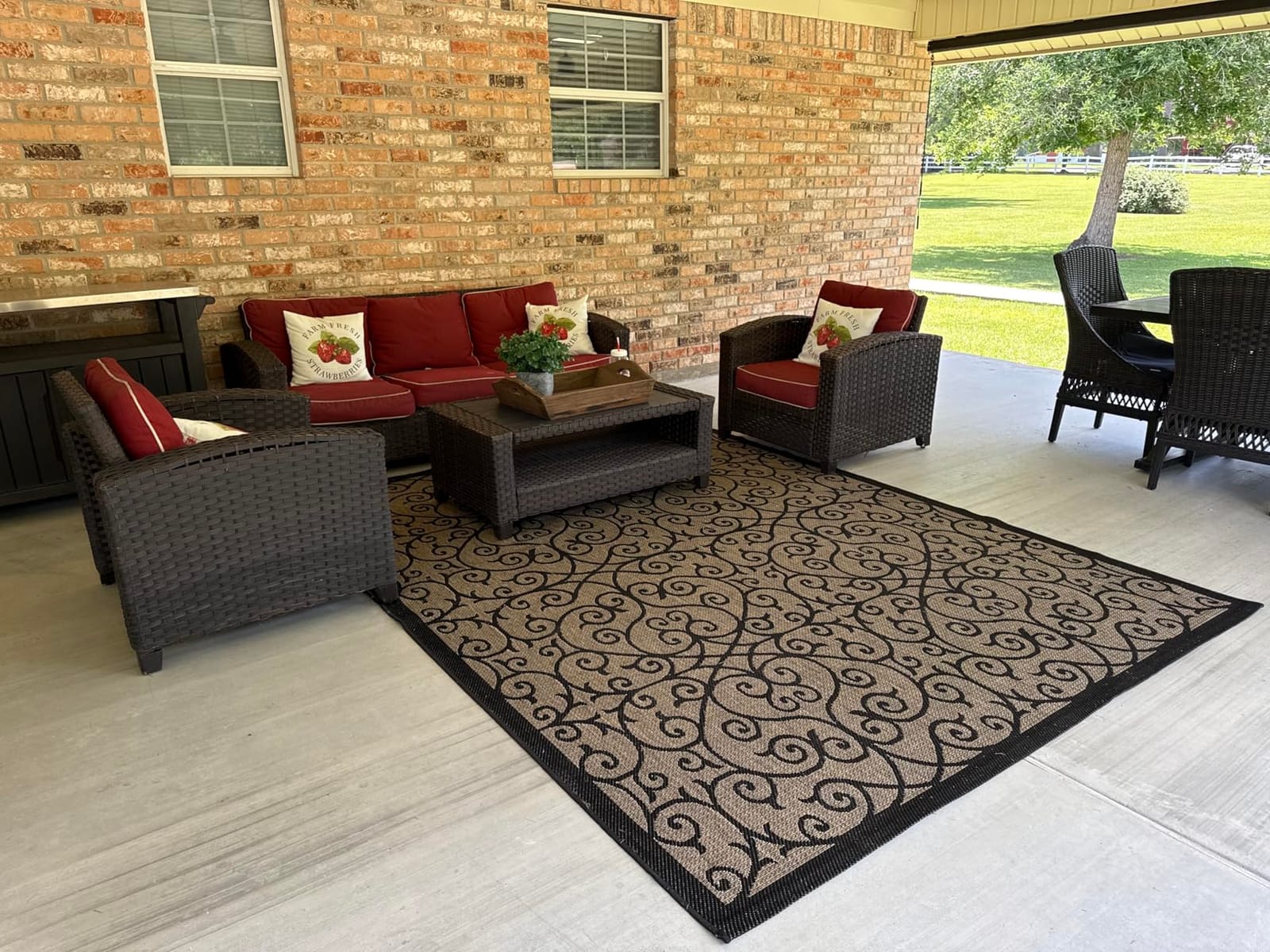 JONATHAN Y Vintage Filigree Indoor Outdoor Area Rug 8X10 Black/Khaki, Madrid Textured Weave for Backyard, Patio, Porch, Easy-Cleaning, High Traffic, Pet-Friendly, Non-Shedding (SMB107A-8) customer photo 1