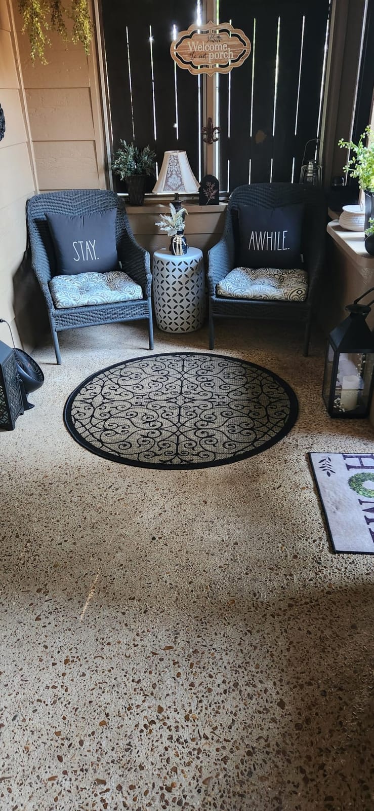 JONATHAN Y Vintage Filigree Indoor Outdoor Area Rug 8X10 Black/Khaki, Madrid Textured Weave for Backyard, Patio, Porch, Easy-Cleaning, High Traffic, Pet-Friendly, Non-Shedding (SMB107A-8) customer photo 2